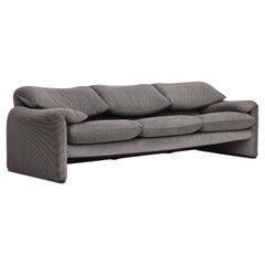 Maralunga Sofa in Iconic Original Mohair by Vico Magistretti for Cassina, 1973