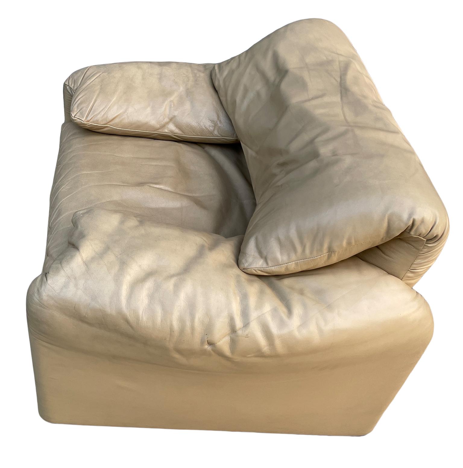 Italian Maralunga Tan Leather Lounge Chair by Vico Magistretti for Cassina, Italy