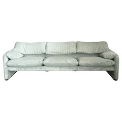 Maralunga three-seater sofa designed by Vico Magistretti for Cassina in the 1970