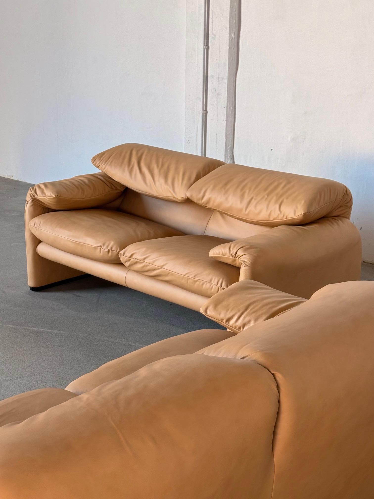 Maralunga Zweisitzer-Sofa von Cassina - Vollständig restauriert, Wüstensandleder im Angebot 1