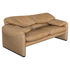 Maralunga Zweisitzer-Sofa von Cassina - Vollständig restauriert, Wüstensandleder
