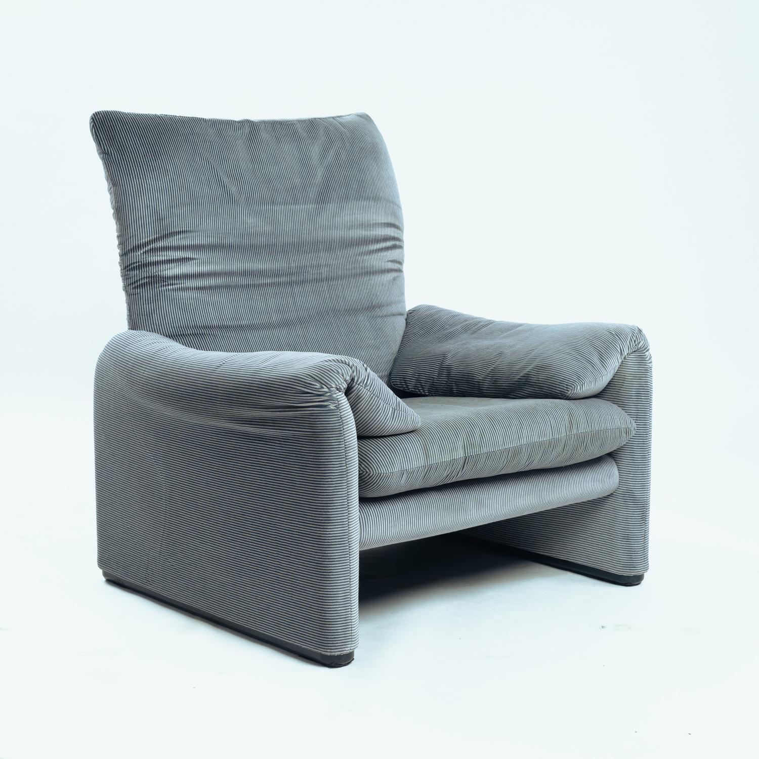 Late 20th Century Maralunga Vico Magistretti easy chair with ottoman for Cassina, Italy, 1970s For Sale