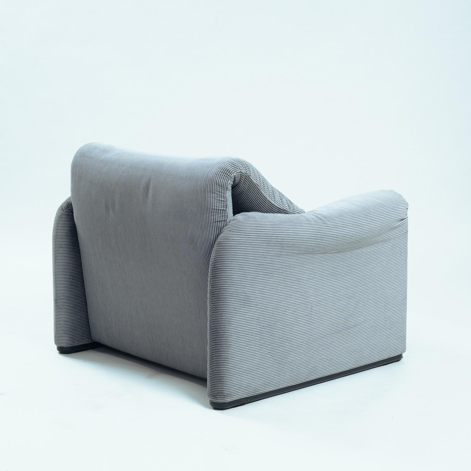 Maralunga Vico Magistretti easy chair with ottoman for Cassina, Italy, 1970s For Sale 1