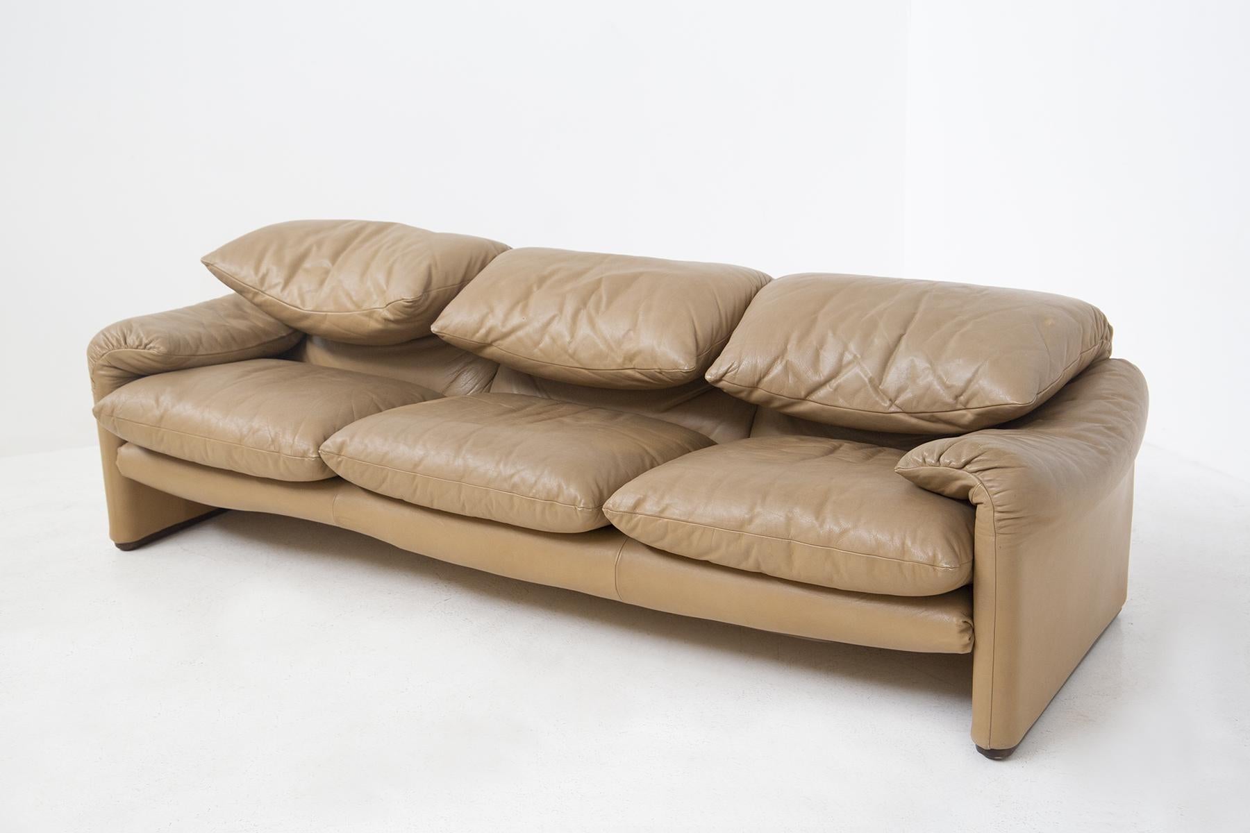 Maralunga Vintage Leather Sofa by Vico Magistretti for Cassina 5