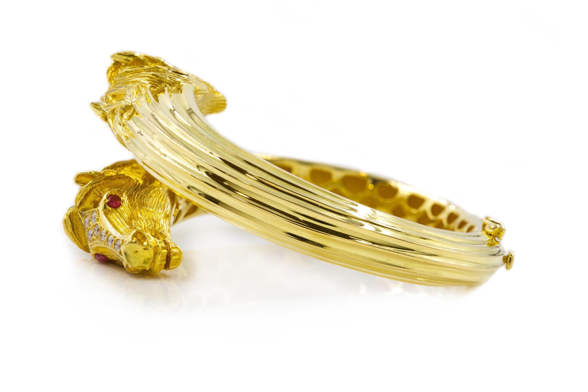 Maramenos & Pateras Pulsera y Pendientes Caballo de Oro de 18k, Diamantes y Rubíes en venta 7