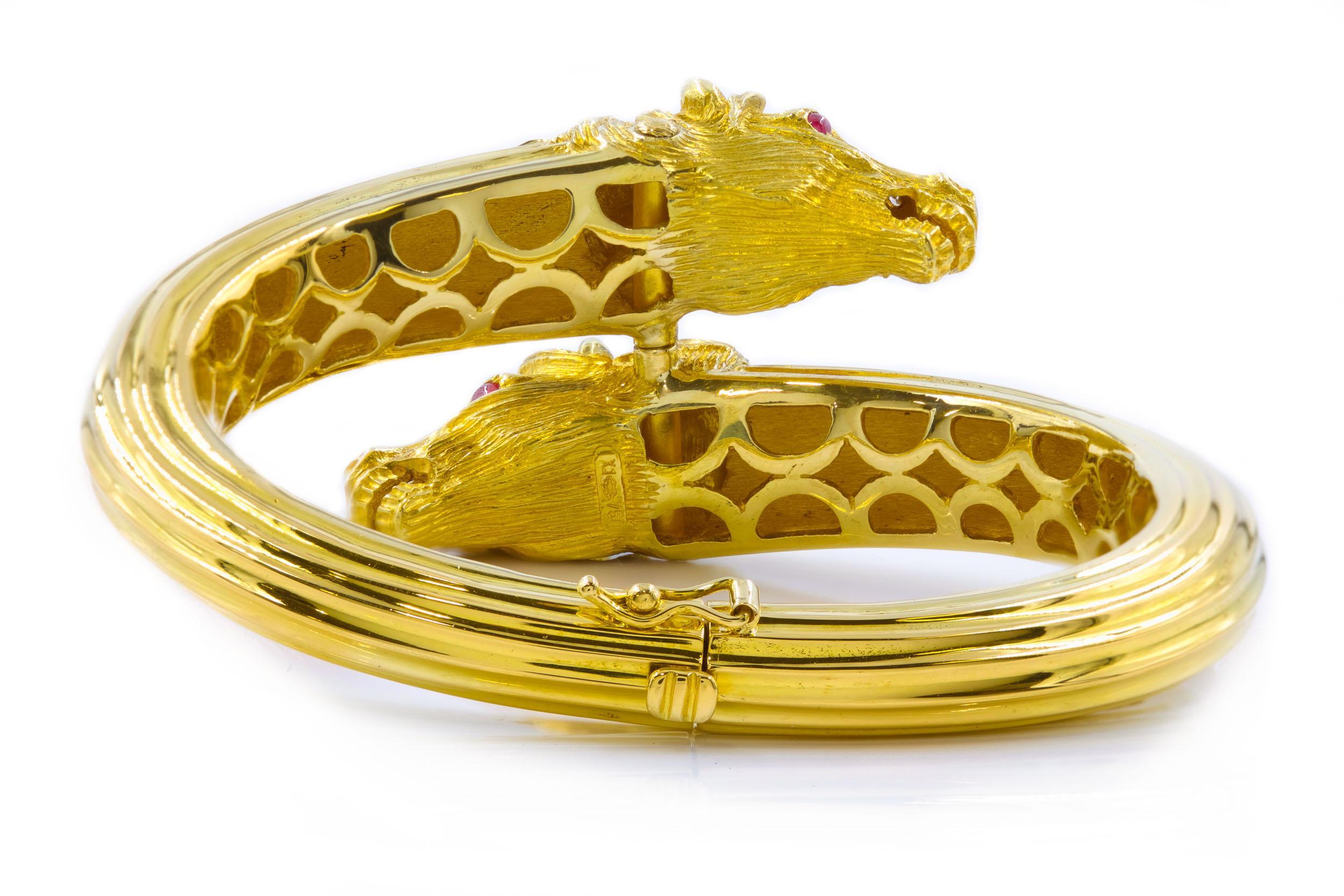 Maramenos & Pateras Pulsera y Pendientes Caballo de Oro de 18k, Diamantes y Rubíes en venta 9