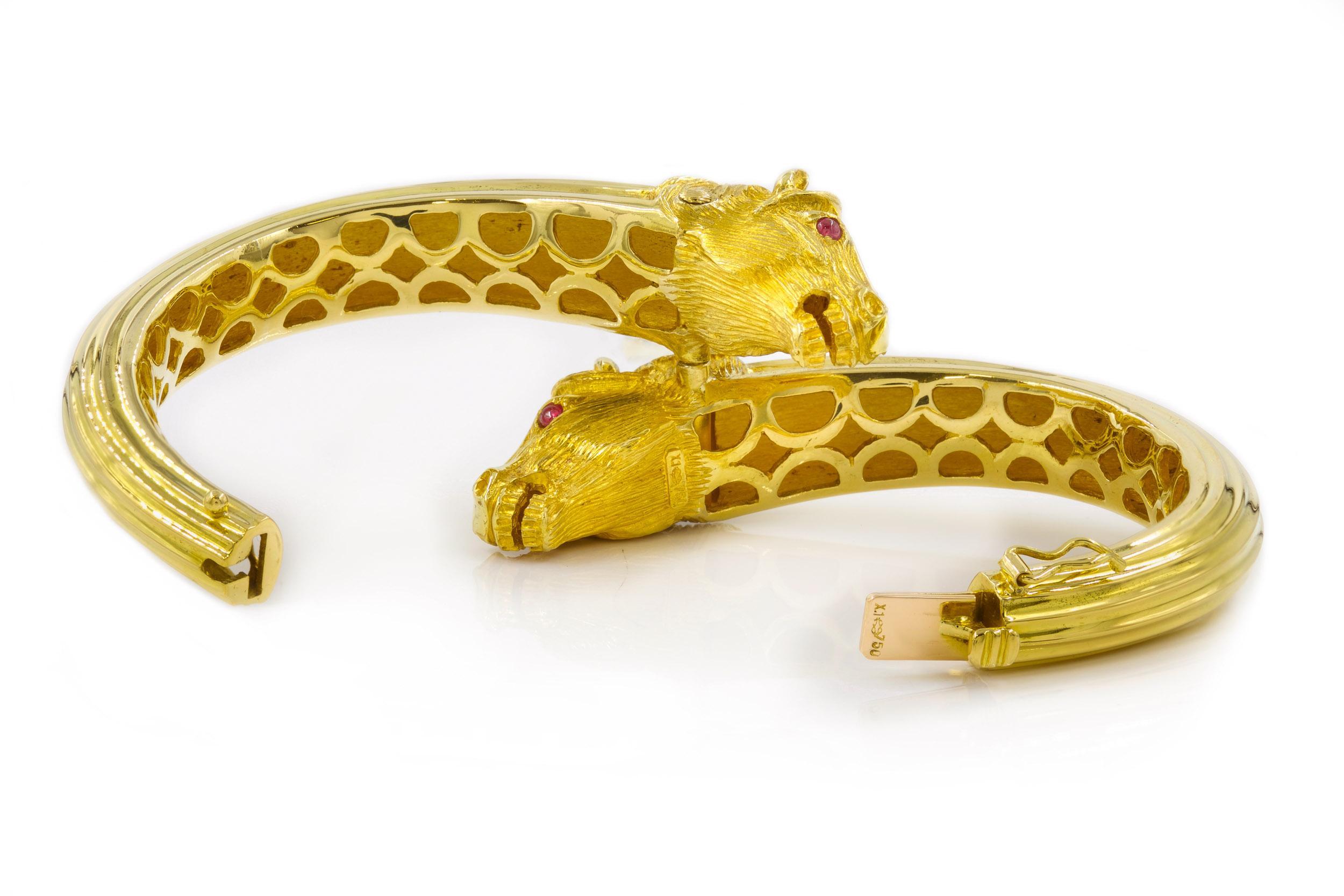 Maramenos & Pateras Pulsera y Pendientes Caballo de Oro de 18k, Diamantes y Rubíes Griego en venta