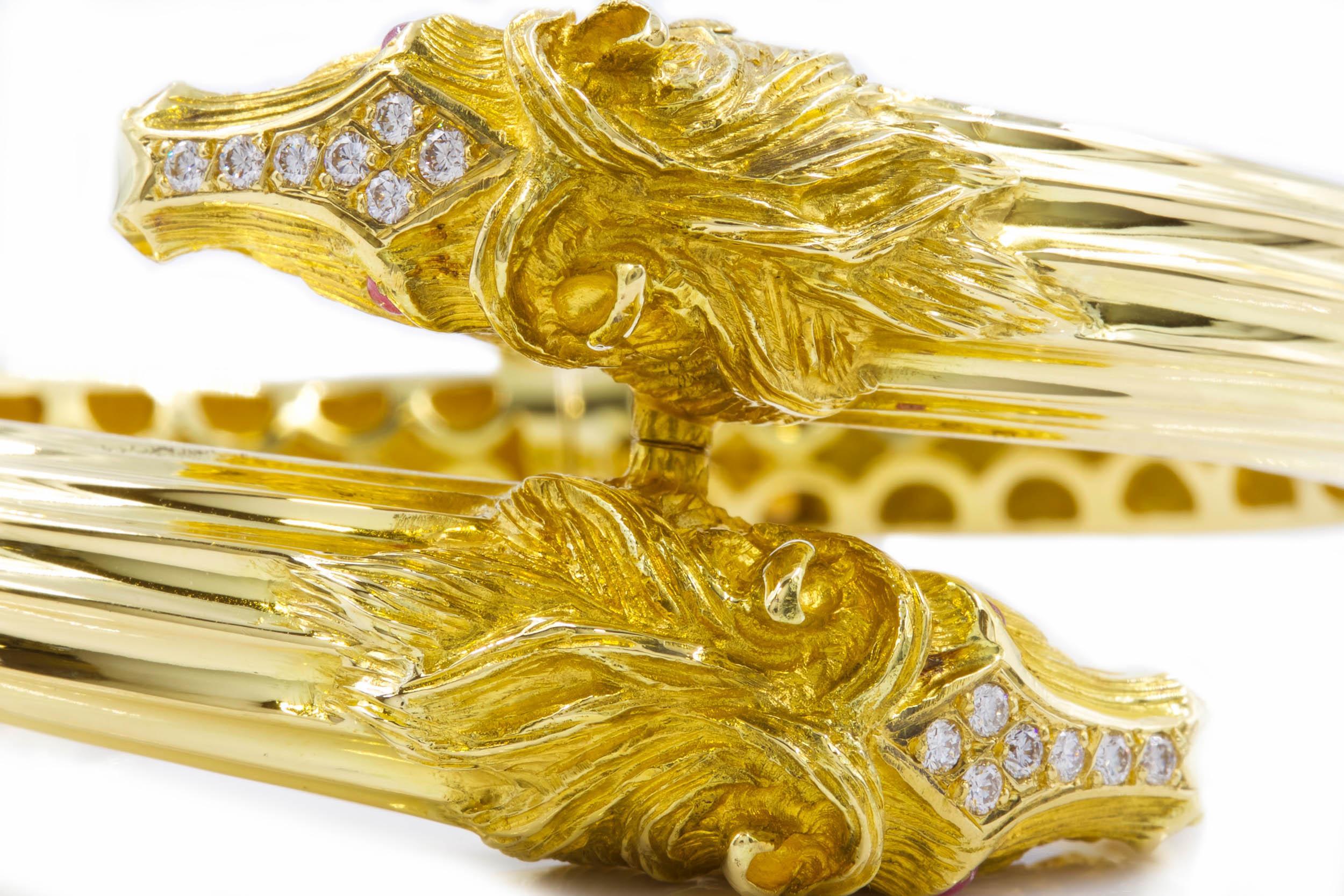 Maramenos & Pateras Pulsera y Pendientes Caballo de Oro de 18k, Diamantes y Rubíes en venta 1