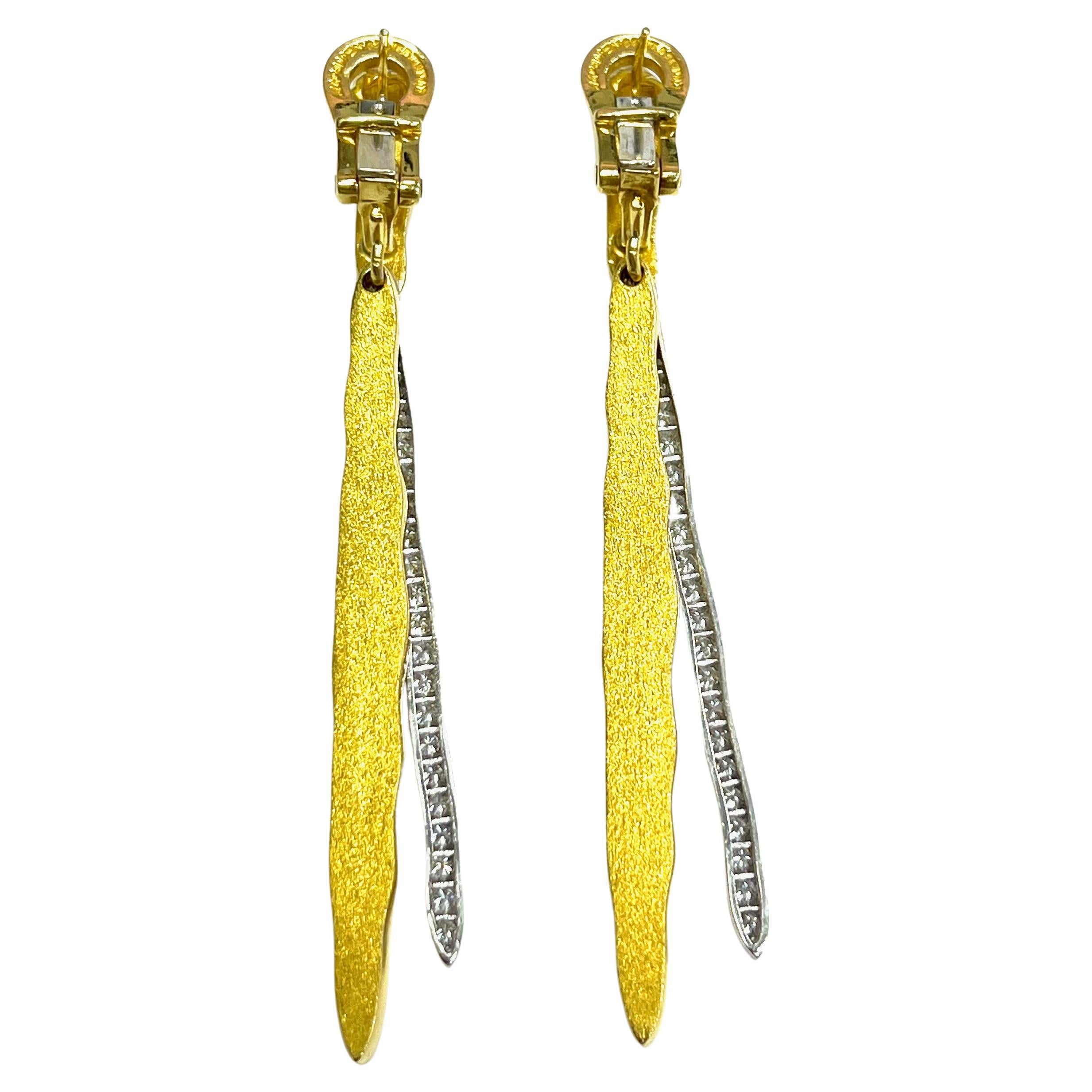 Maramenos & Pateras Icicle Diamond Yellow Gold Earrings In Excellent Condition For Sale In New York, NY