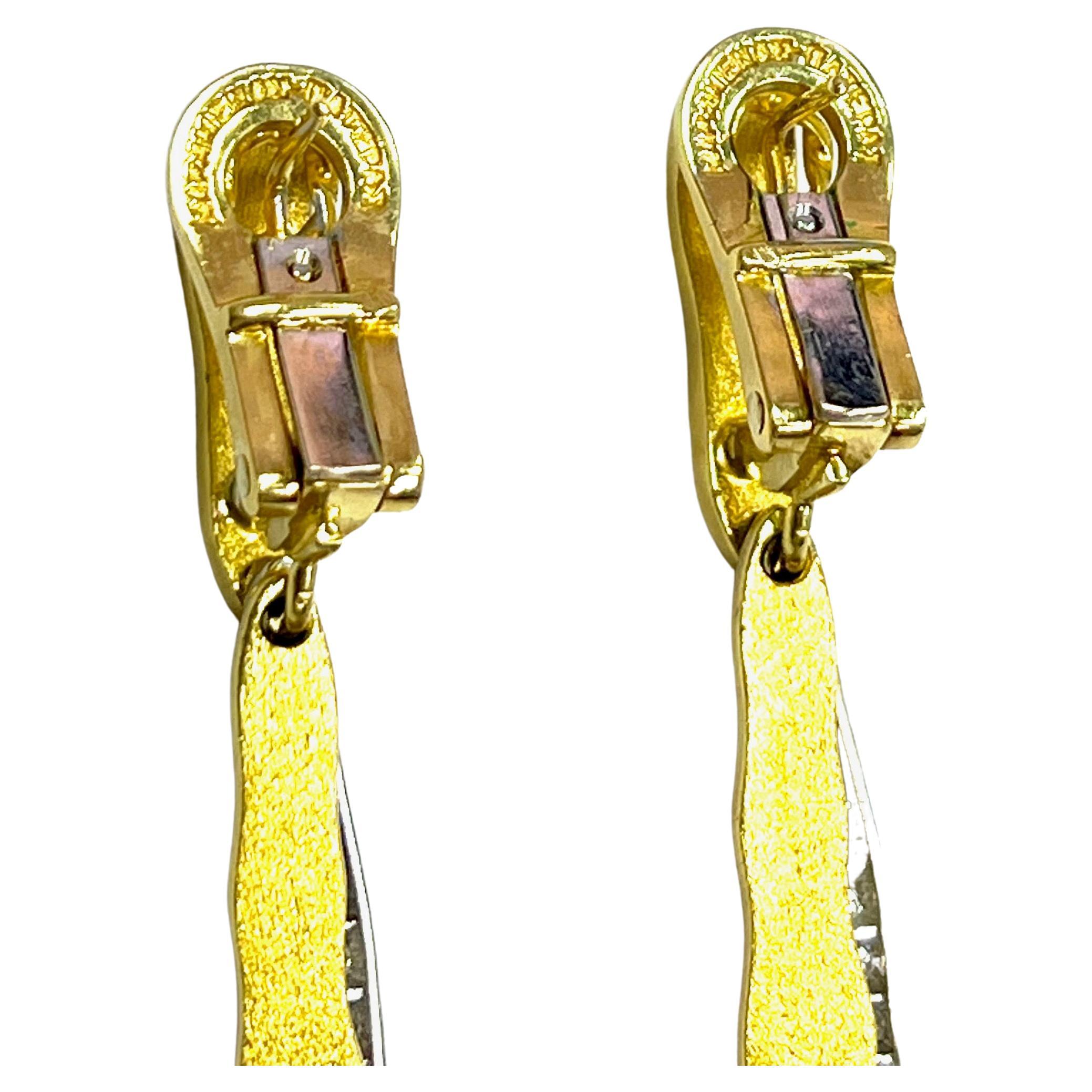 Maramenos & Pateras Boucles d'oreilles Icicle en or jaune avec diamants en vente 1