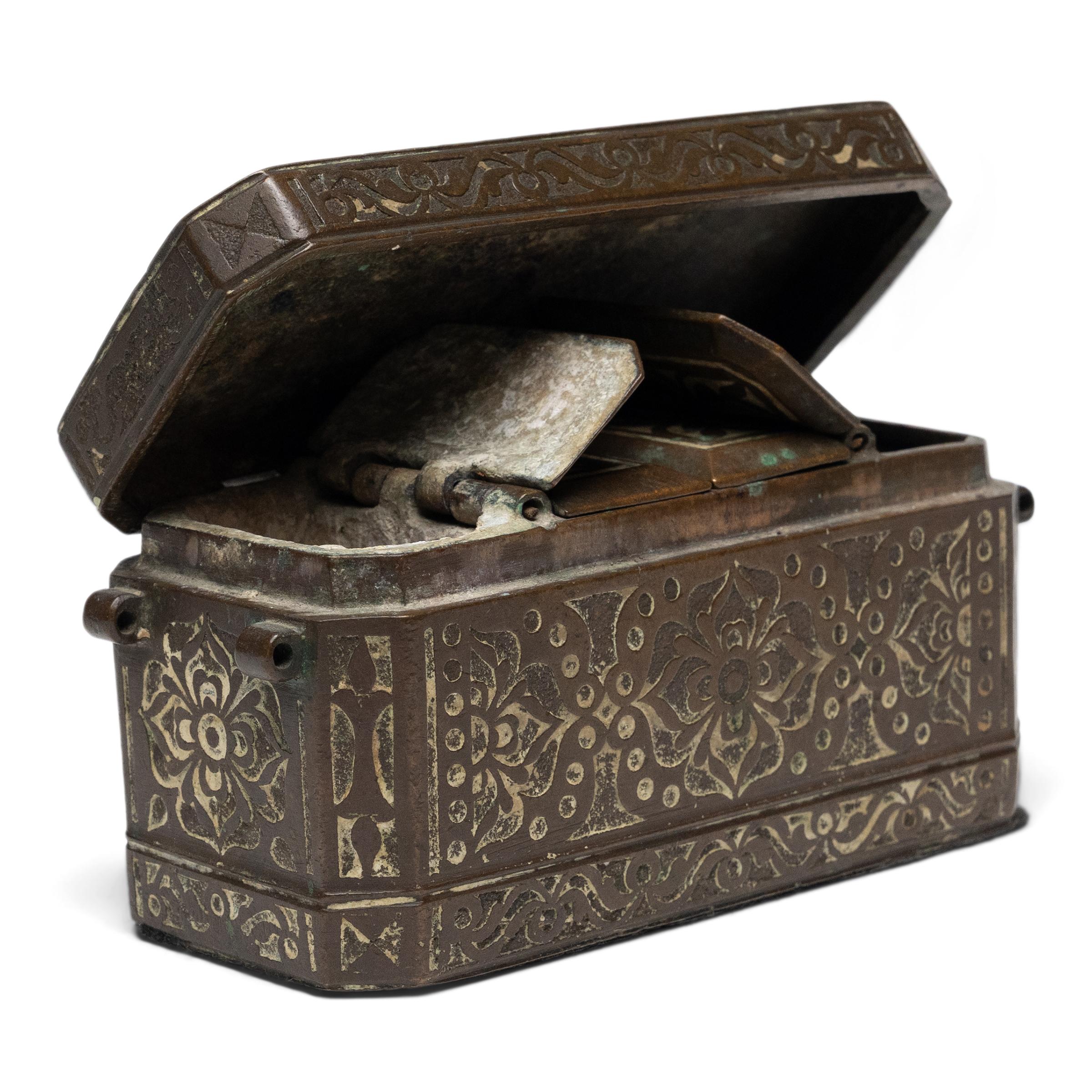 Maranao Brass Betel Box, c. 1900 Bon état - En vente à Chicago, IL