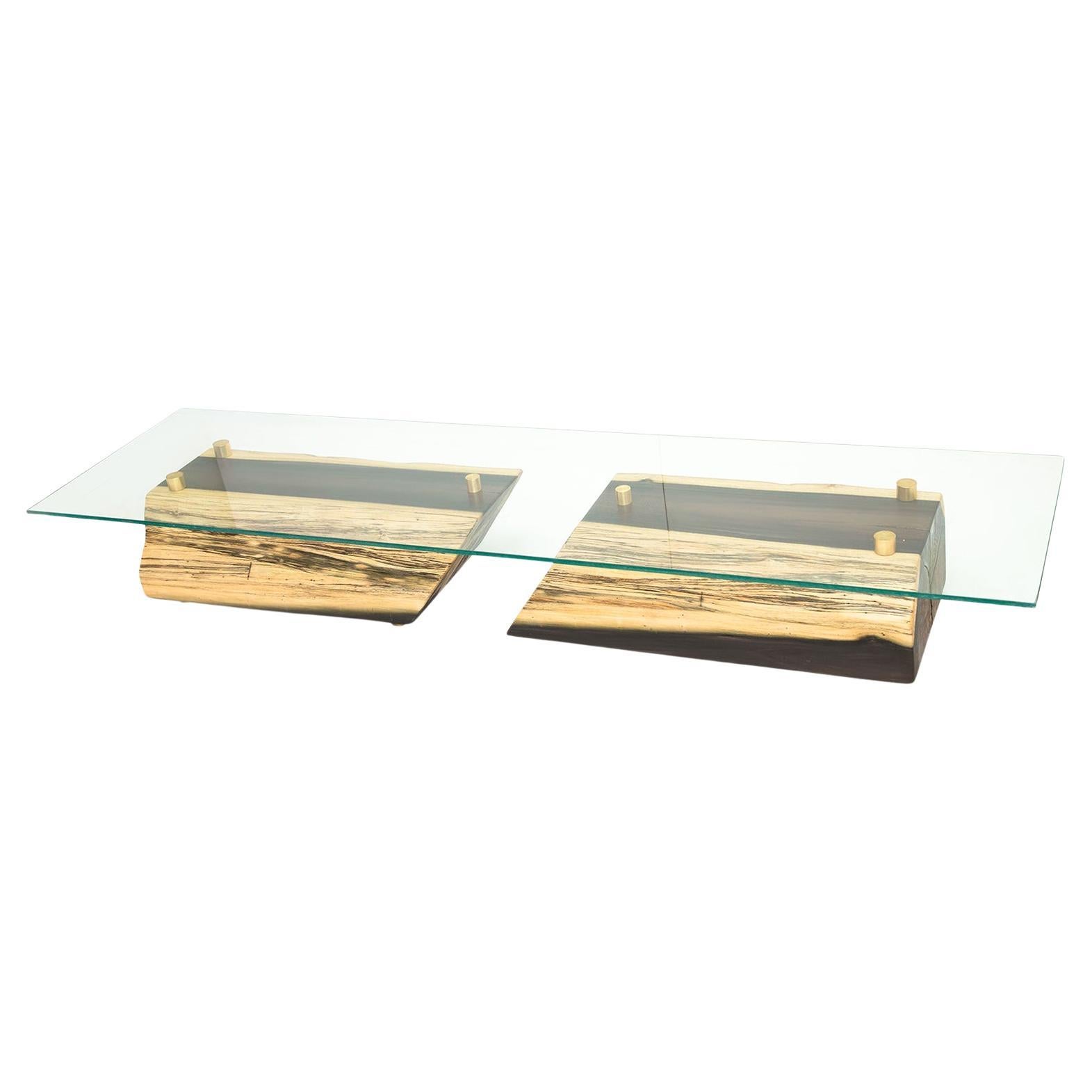 Marbel : table rotative unique en acajou bleu et détails en laiton en vente