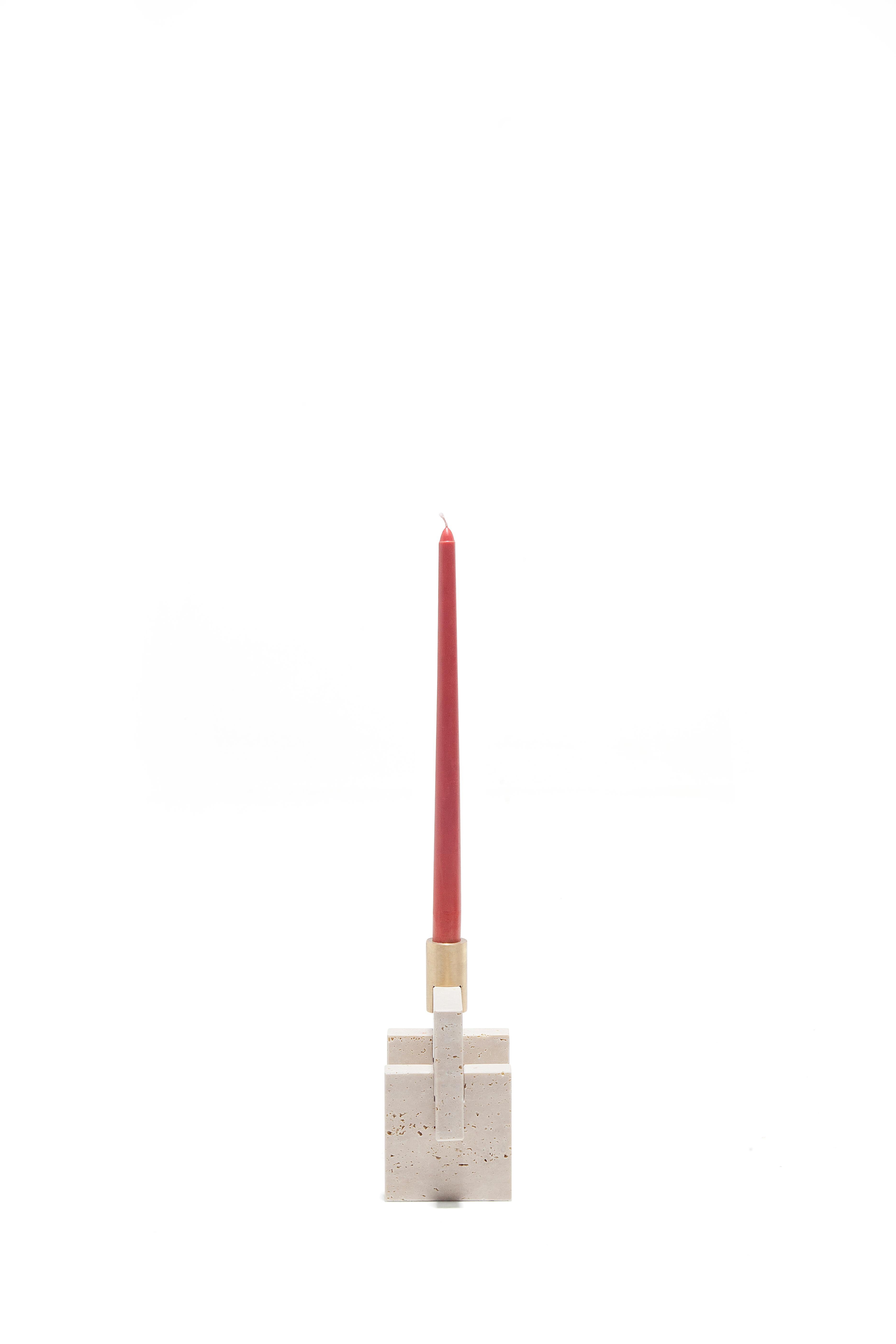 Fit Candle One Minimalistischer Kerzenständer aus Travertinmarmor von Aparentment (Spanisch) im Angebot