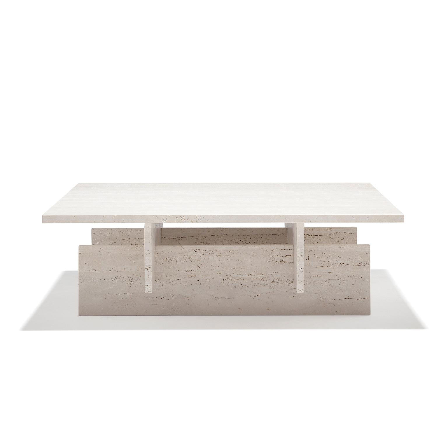 Der Fit Table ist ein minimalistisch gestalteter Couchtisch aus behandeltem Travertinmarmor. Dieser Couchtisch besteht aus fünf Marmorteilen, die alle auf logische und harmonische Weise zusammengesetzt sind.
Josep Vila Capdevila, der Chefdesigner