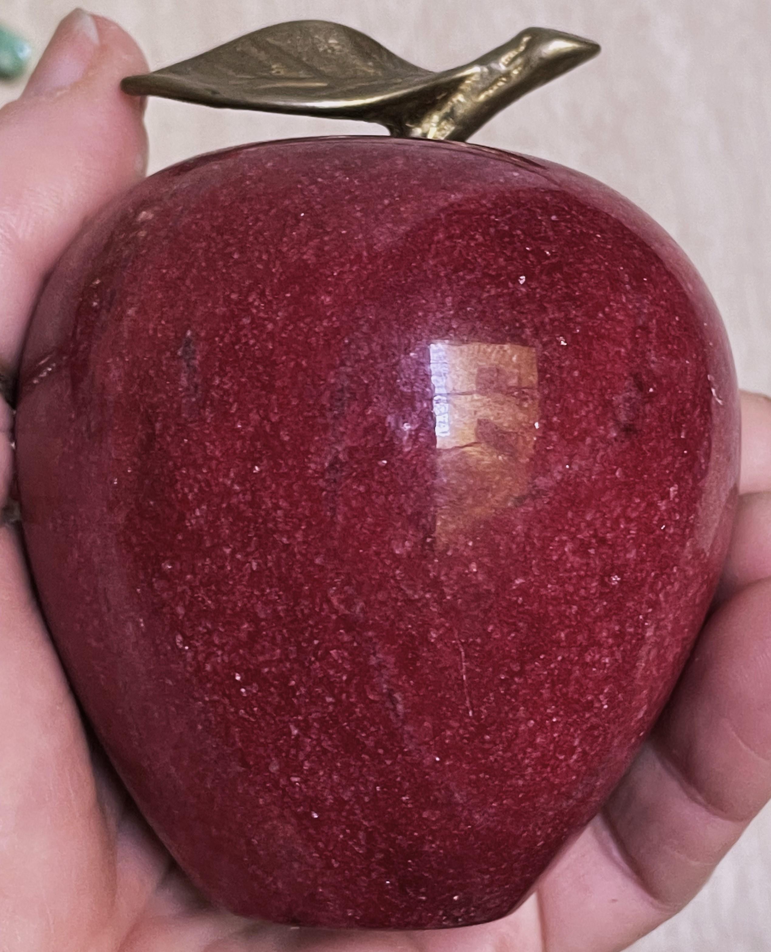 Marble/Alabaster Deep Red Figural Apple Decoration Paperweight w/Brass Leaf In Good Condition In Clifton Forge, VA