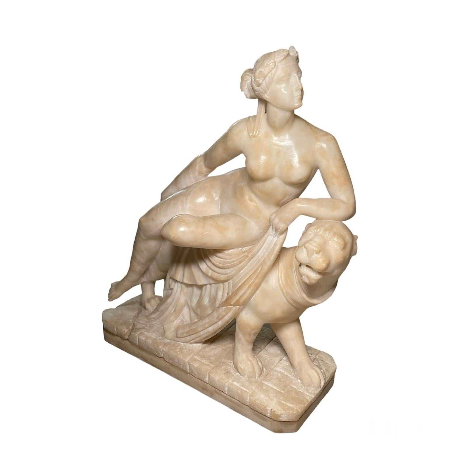 Inconnu Sculpture de groupe en marbre et albâtre d'Ariane sur une panthère en vente