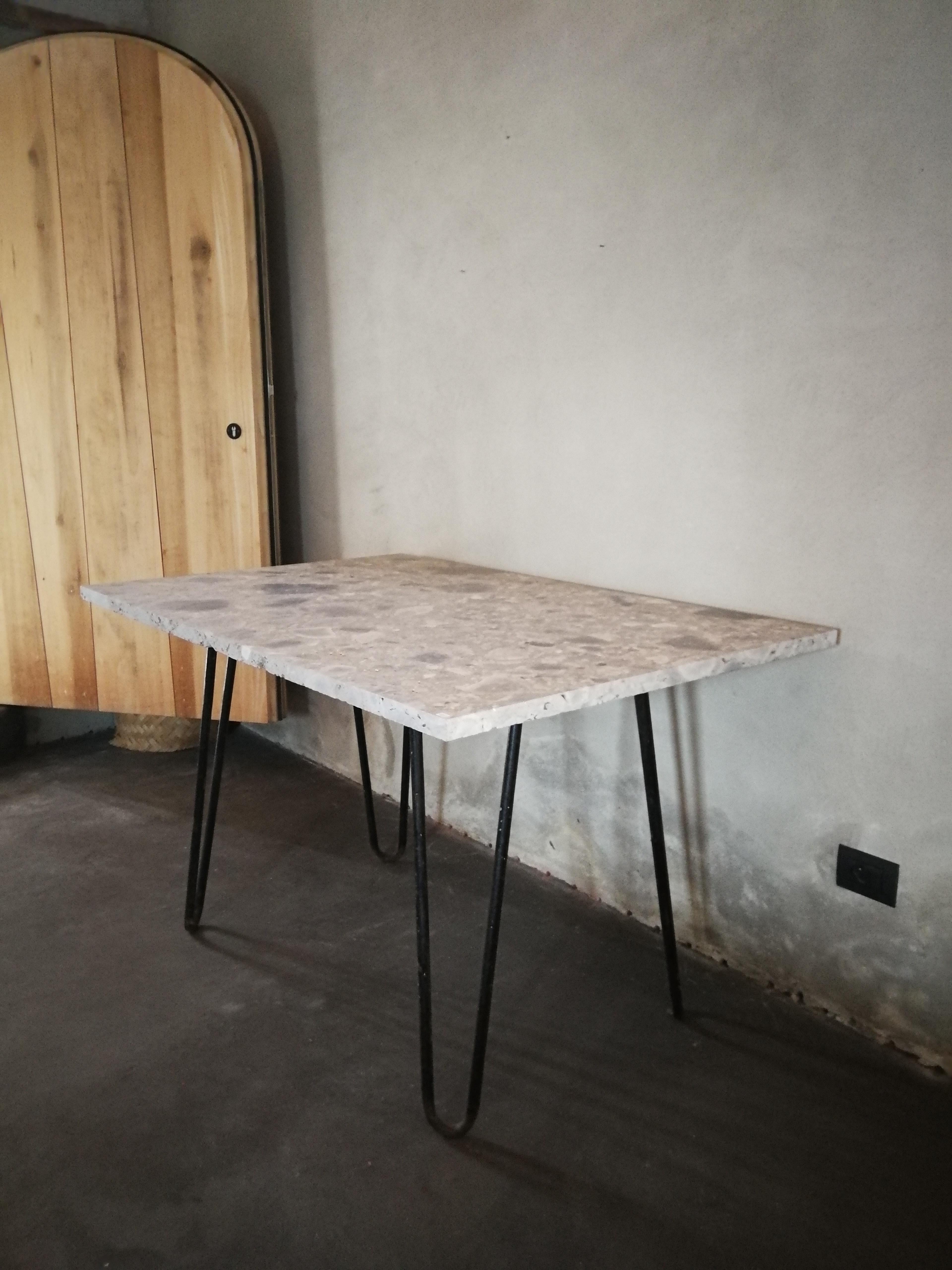 Marble and Black Steel Console Table In Fair Condition For Sale In Merchtem, Merchtem