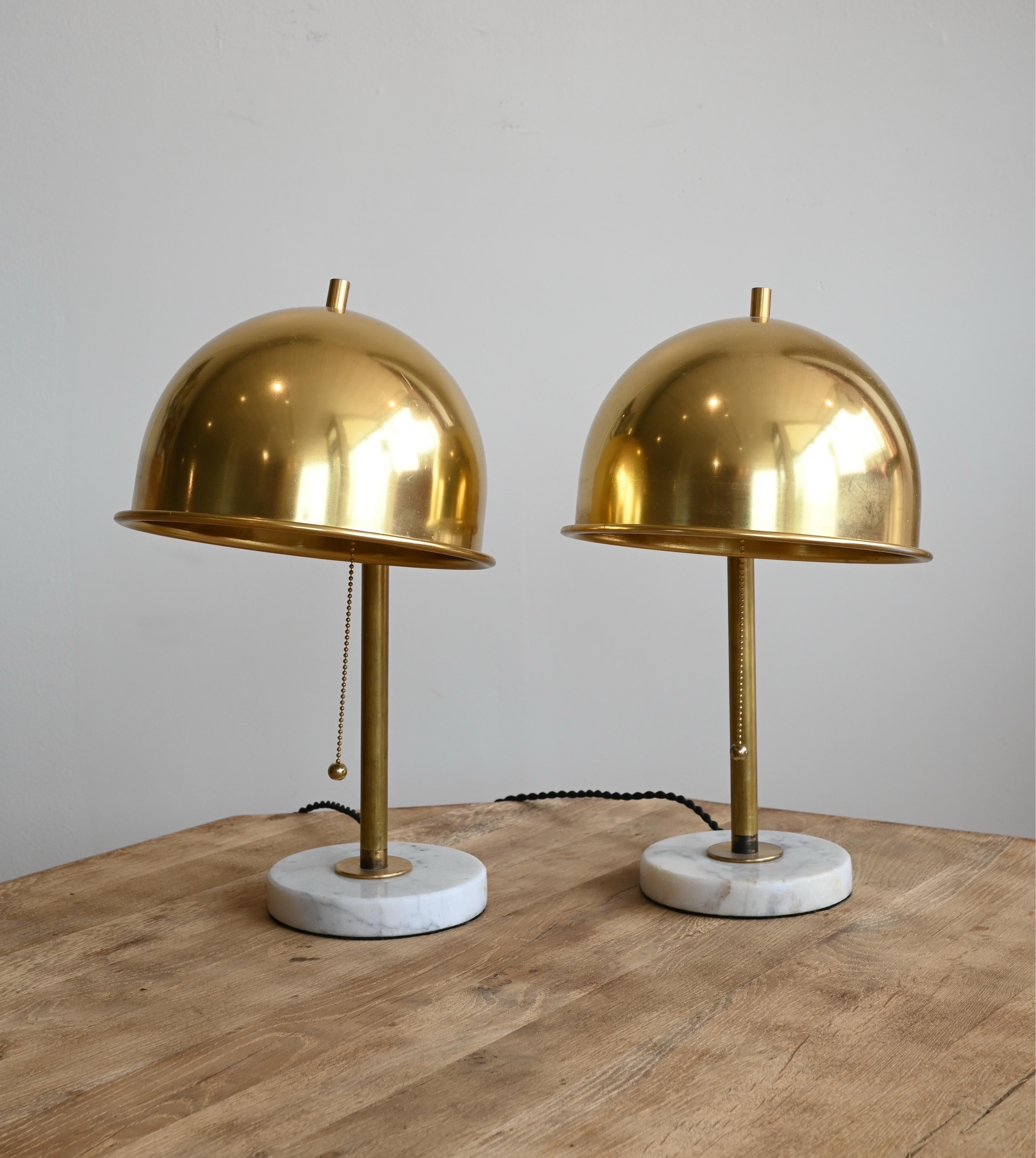 Lampen aus Marmor und Messing, ein Paar (Art déco) im Angebot
