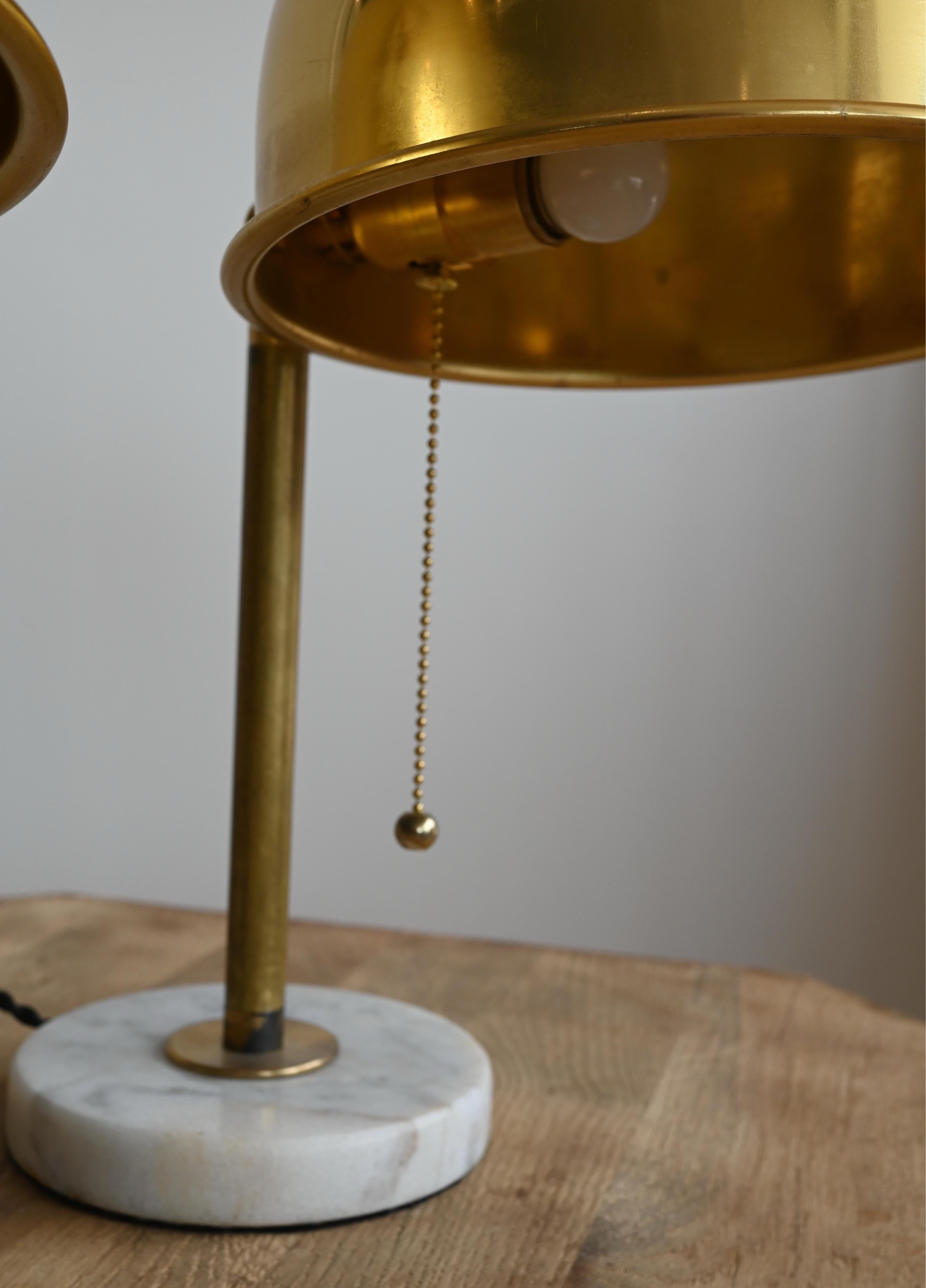 Lampen aus Marmor und Messing, ein Paar (21. Jahrhundert und zeitgenössisch) im Angebot