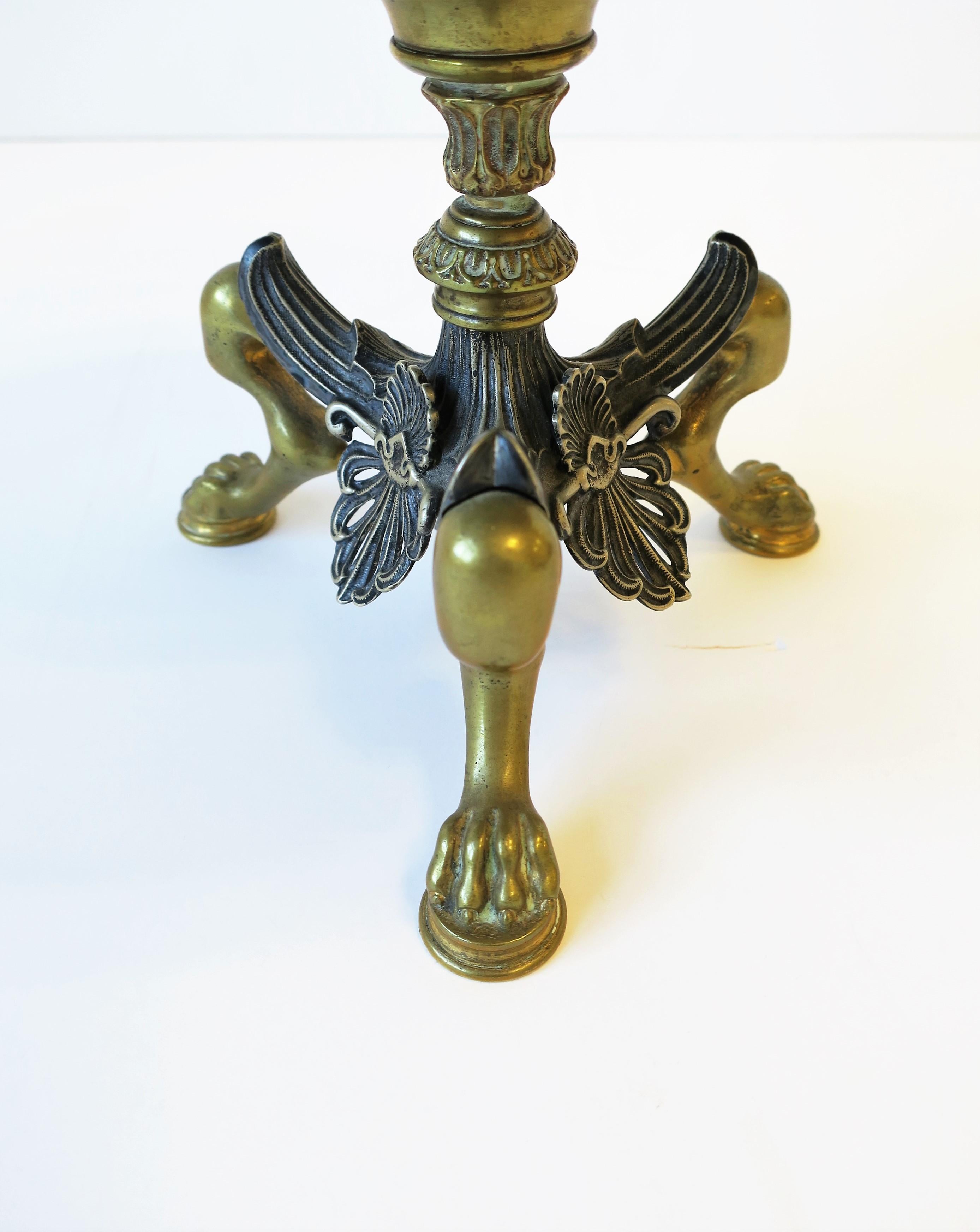 Marmor und Messing Runde Pedestal mit Löwentatze Füße Plant Stand Regency Style im Angebot 12