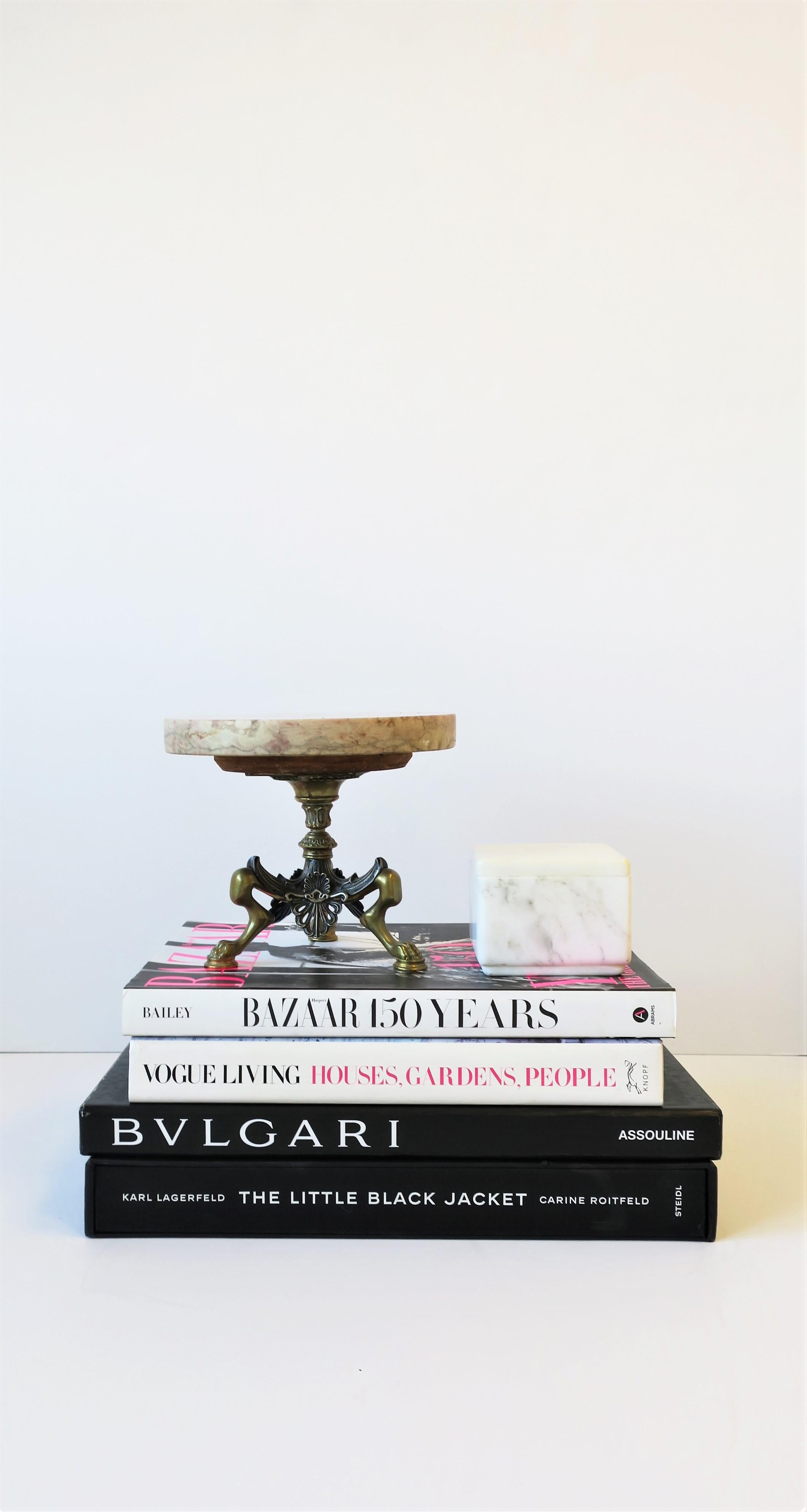 20ième siècle Marbre et laiton - The Pedestal Lion Paw Feet Plant Stand en vente
