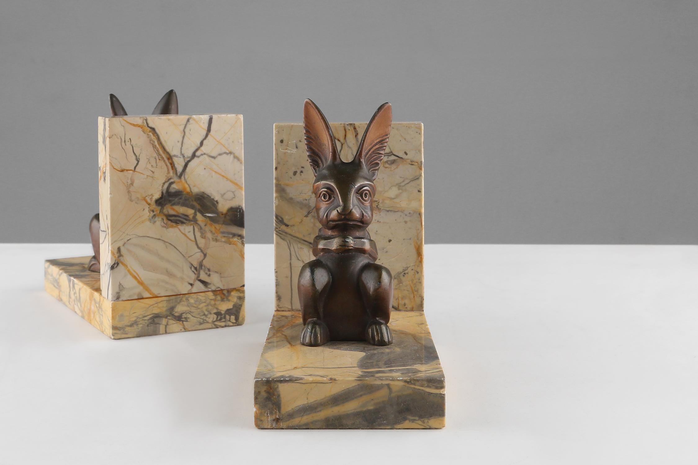 Marble and bronze rabbit bookends 1930s In Good Condition In Meulebeke, BE