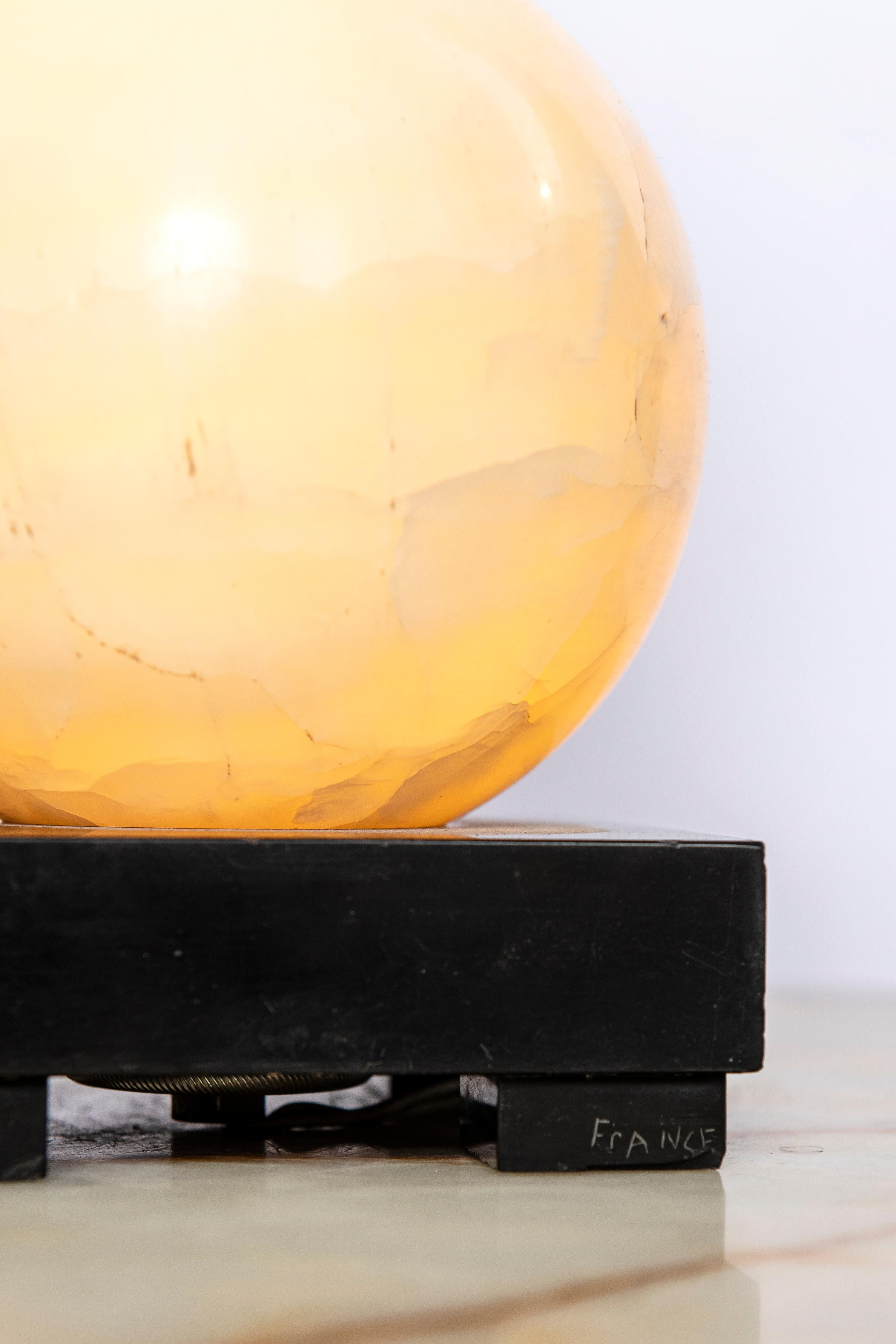 Français Lampe de table en marbre et chrome:: période Art Déco:: signée France:: 1930 en vente