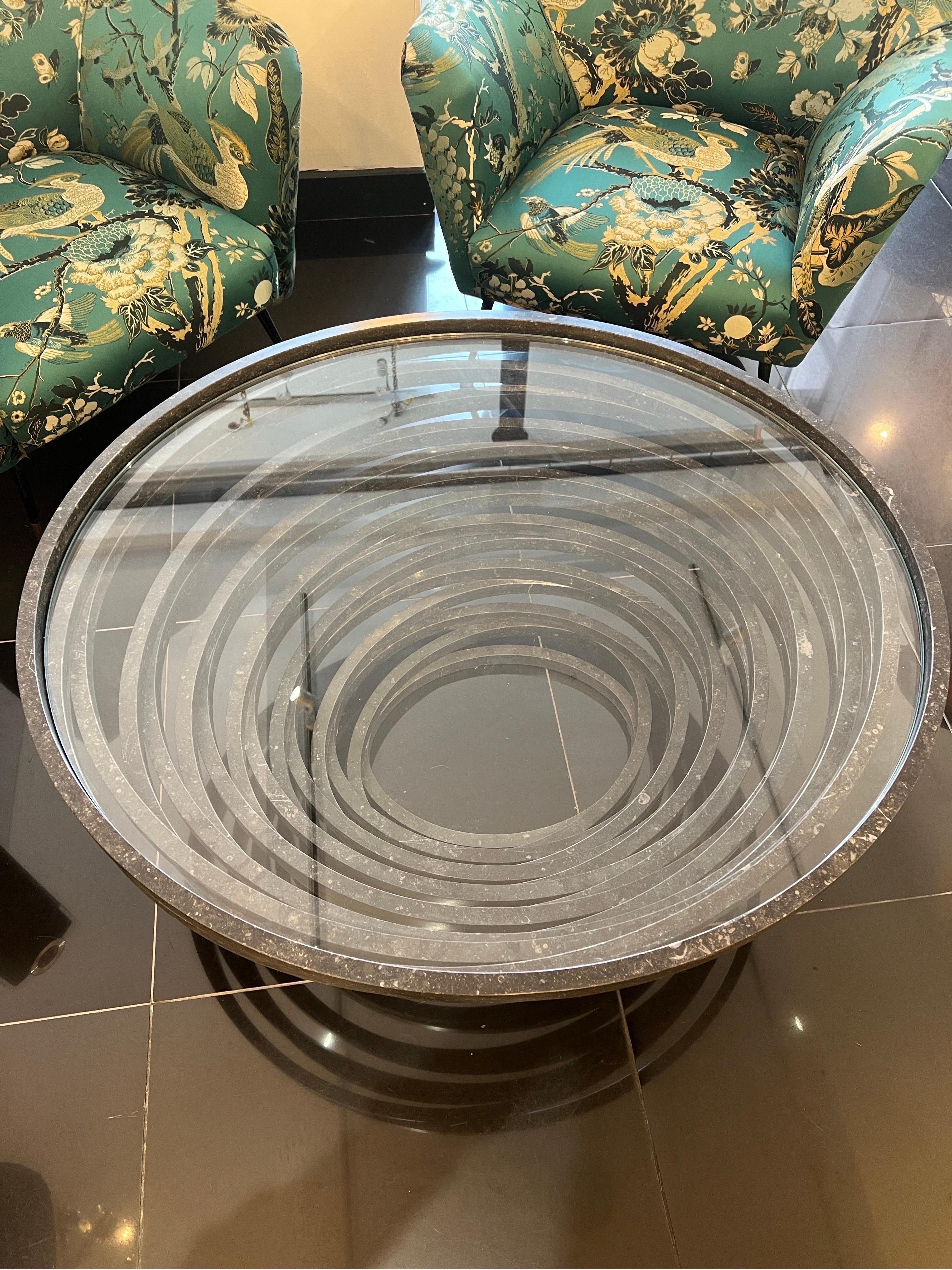 Marble and crystal sculptural coffee table  In New Condition For Sale In London, GB