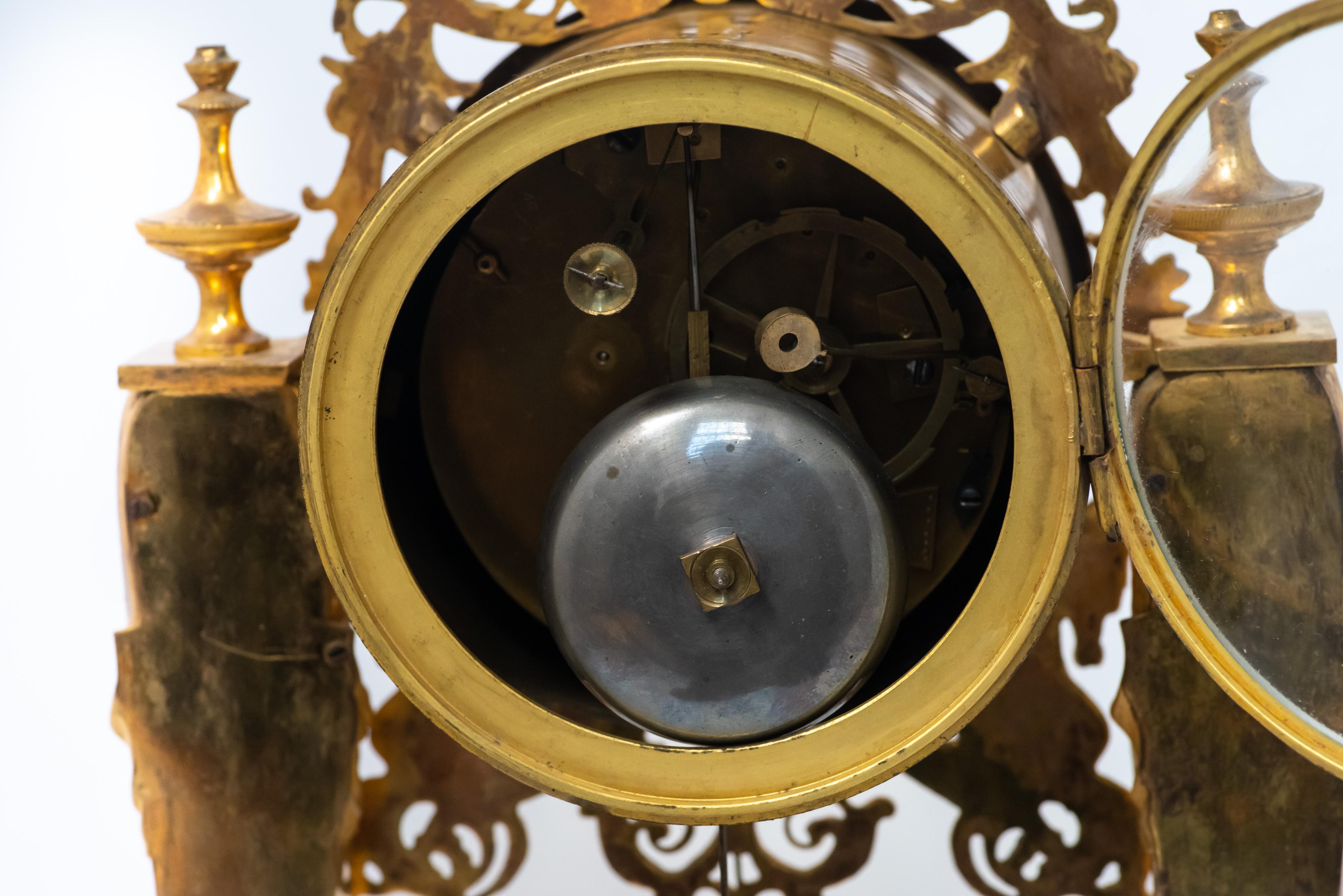 Marble and Fire-Gilt-Bronze Directoire-Era Portico Clock Retour d'Egypte Style For Sale 2