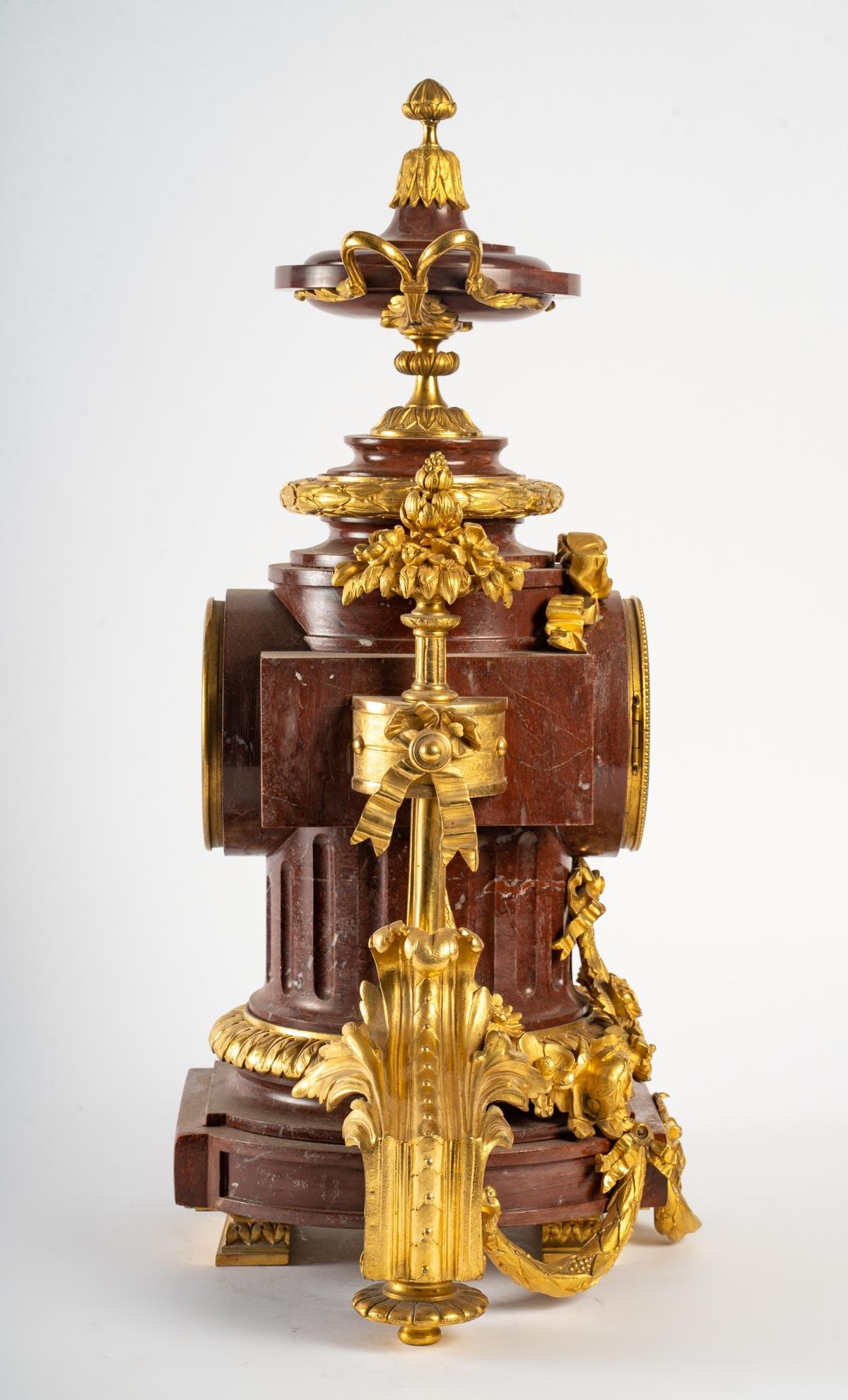 Marble and Gilt Bronze Mantelpiece In Good Condition In Saint-Ouen, FR