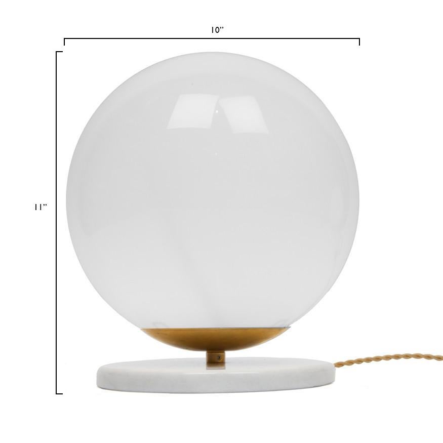 Américain Lampe de table Globe Lighting en marbre et verre Large en vente