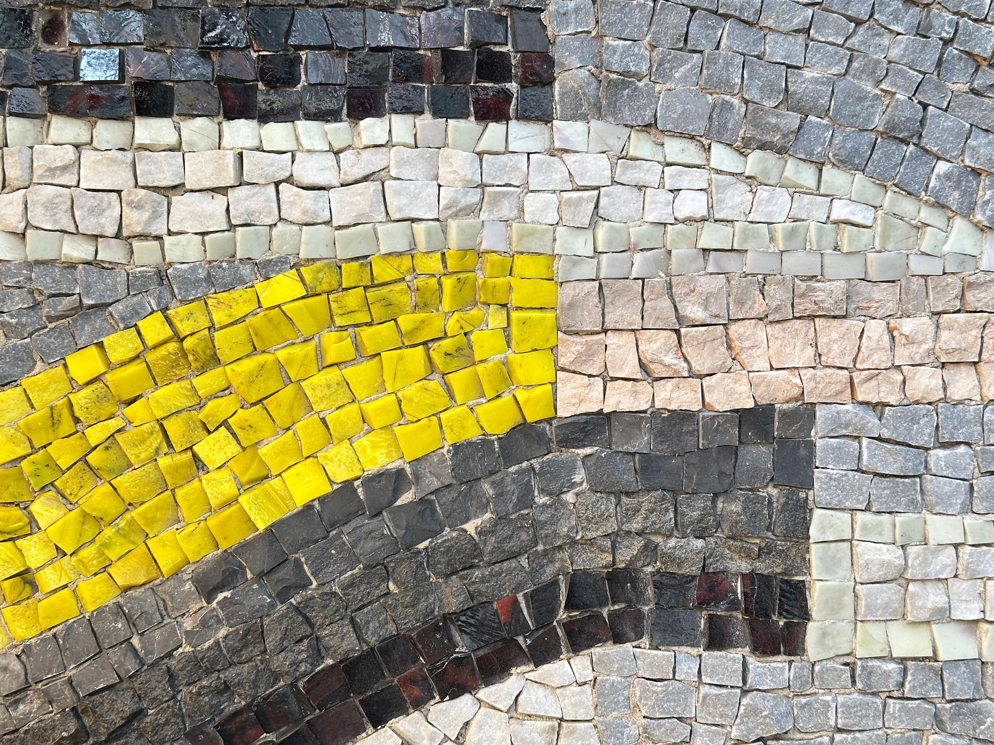 This work was presented throughout 1962, successively at the Drian Galleries of London and then at the Musée des Arts Décoratifs in Paris, as part of solo exhibitions.
It illustrated an article dedicated to contemporary mosaic in the prestigious