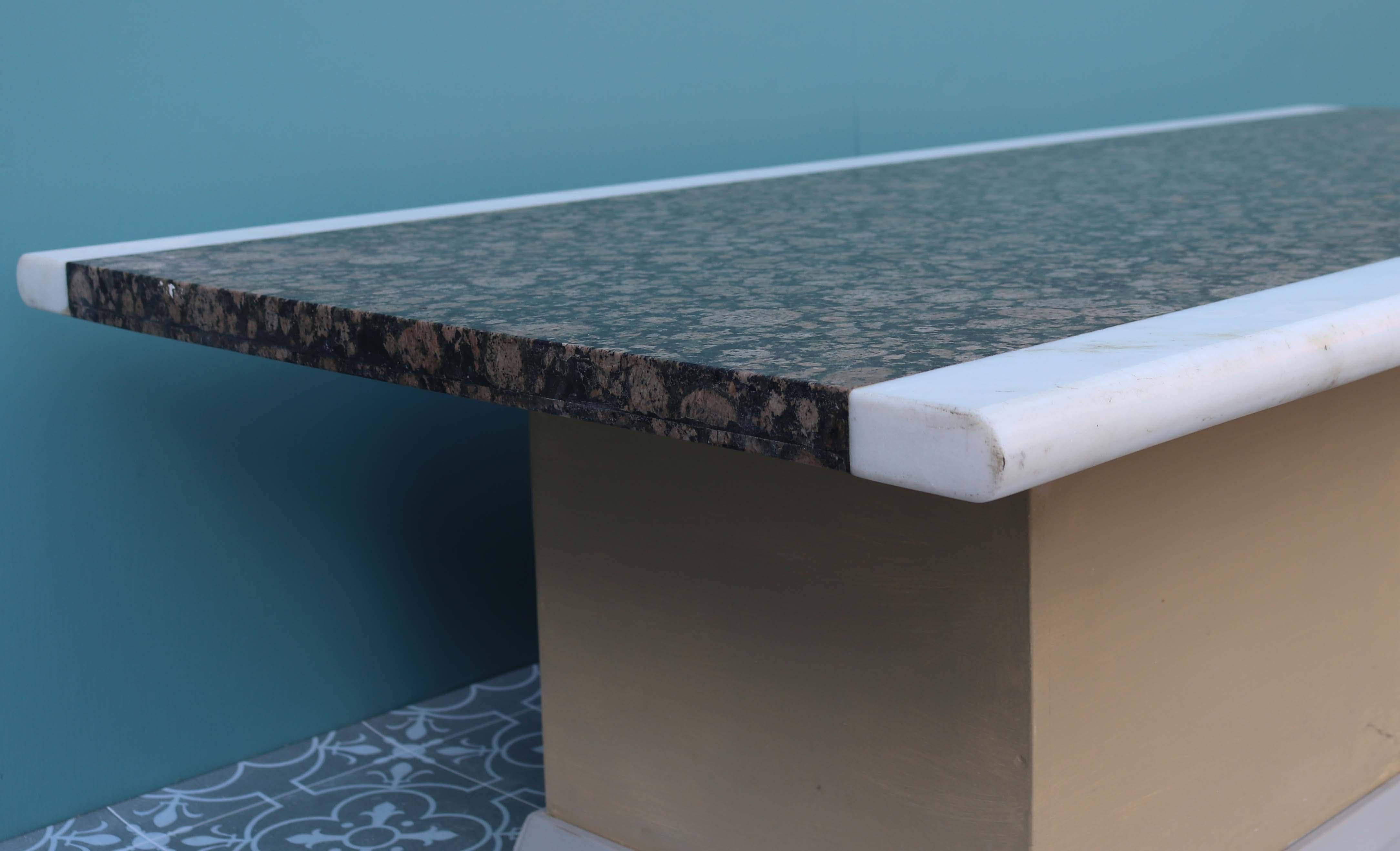 Granit Plateau de table en marbre et granit de récupération en vente