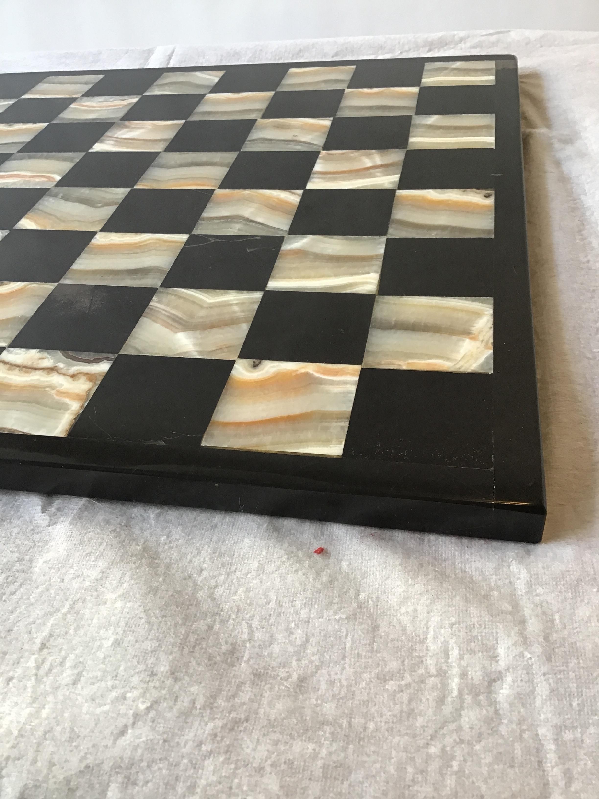 Marble and Onyx Chess Board In Good Condition In Tarrytown, NY