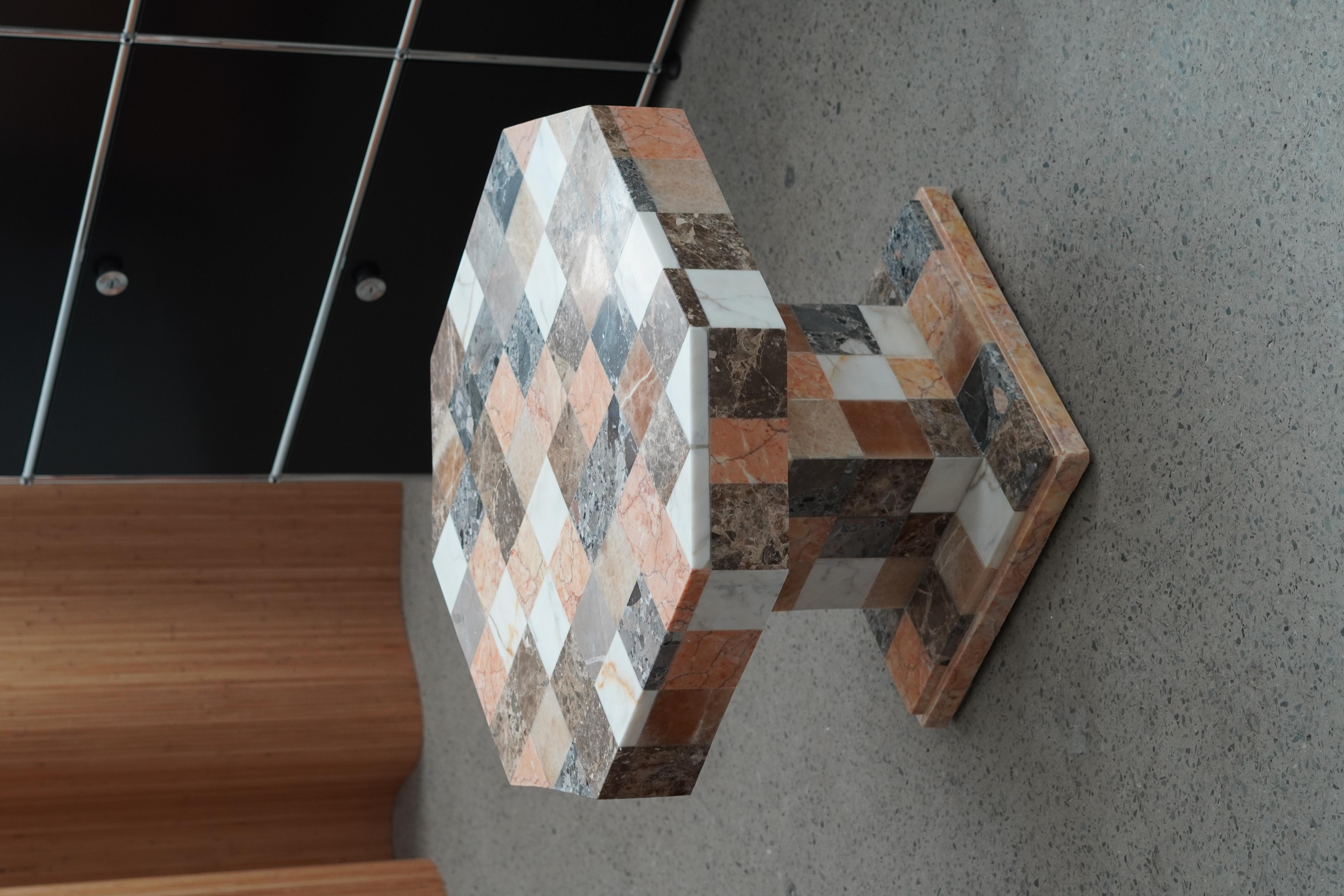 Marbre et Onyx Patchwork The Pedestal Table Neuf - En vente à Montréal, QC