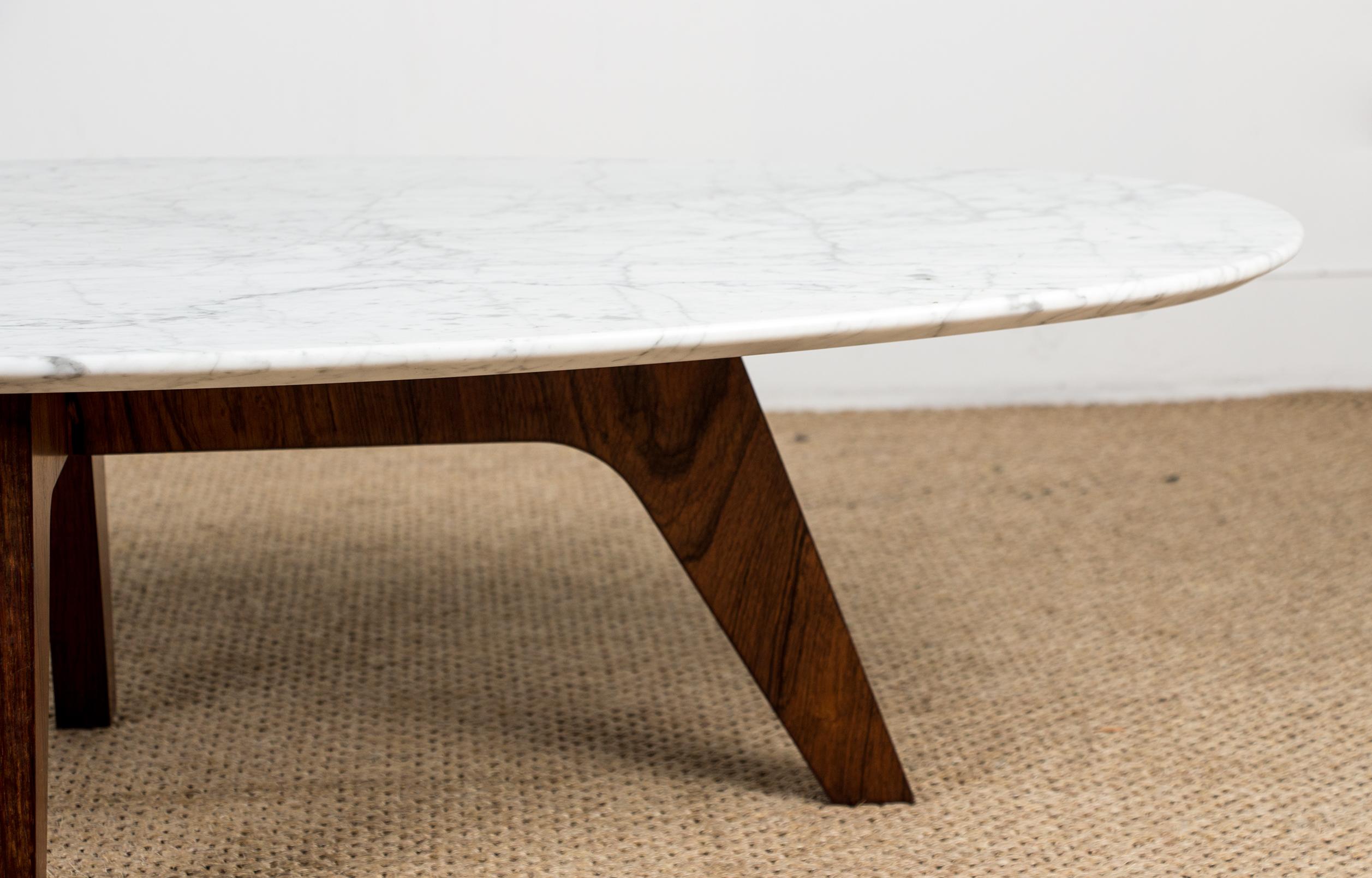 Marble and Rosewood Coffee Table by Hugues Poignant for Roche et Bobois 1970. For Sale 3