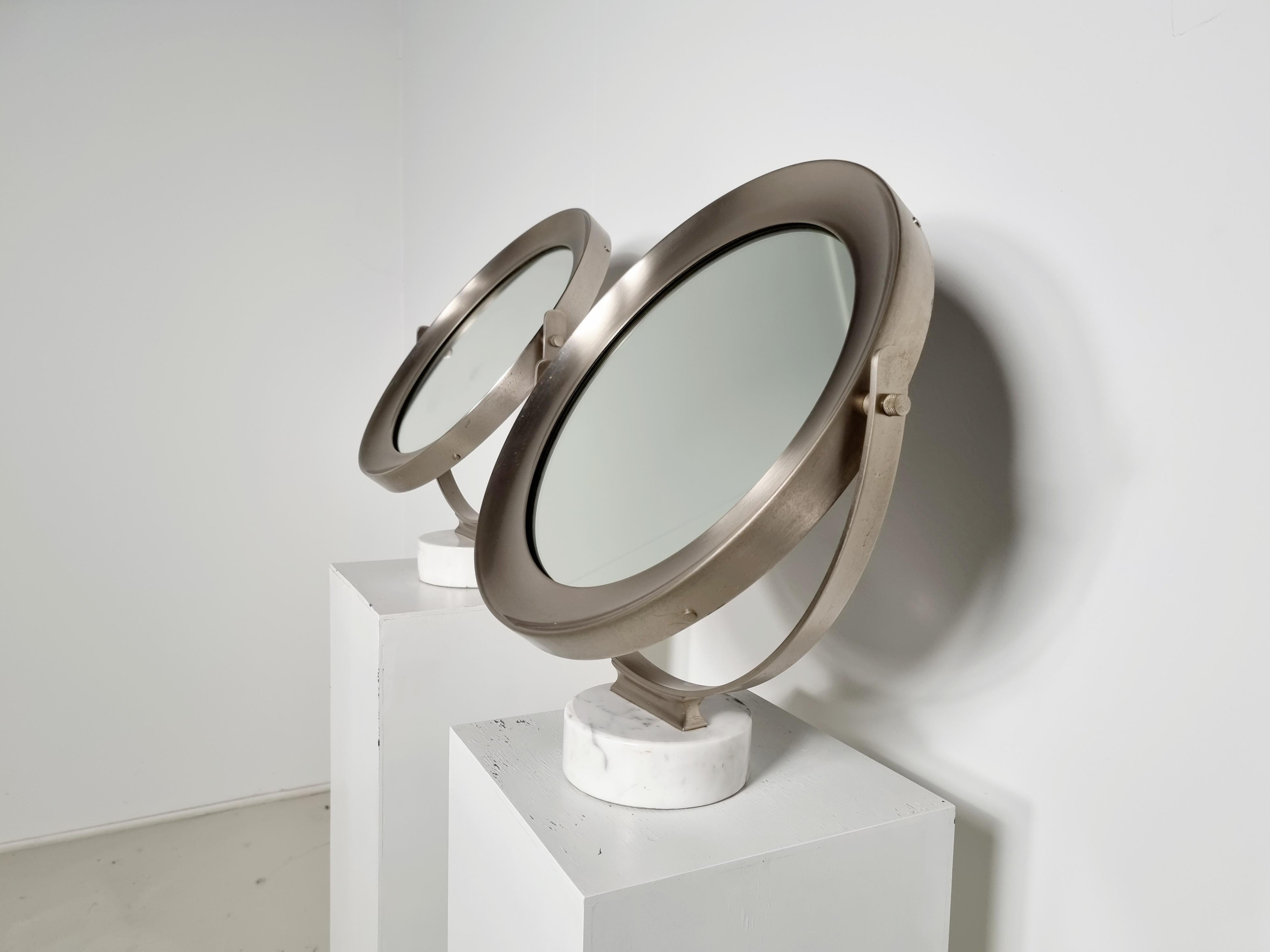 Européen Miroir de table Narciso en marbre et acier de Sergio Mazza pour Artemide, Italie, 1970 en vente