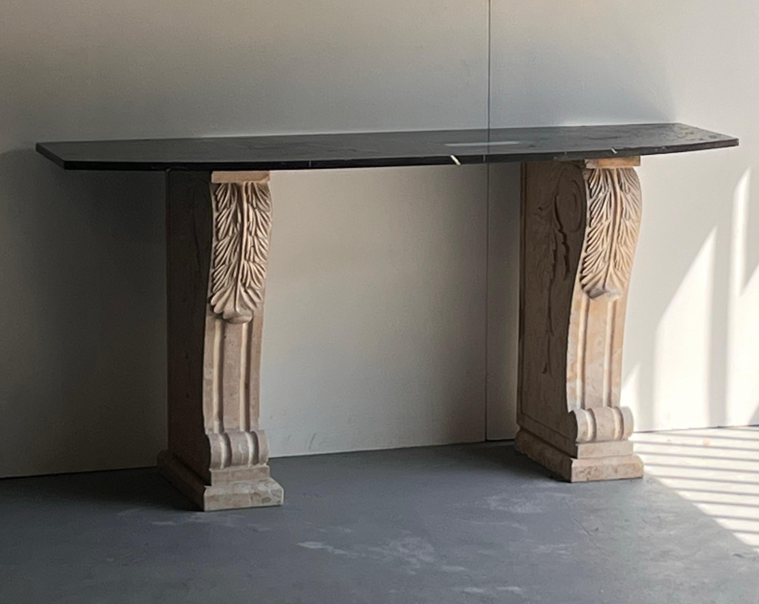 Marble and stone Consol Table In Good Condition For Sale In Miami, FL