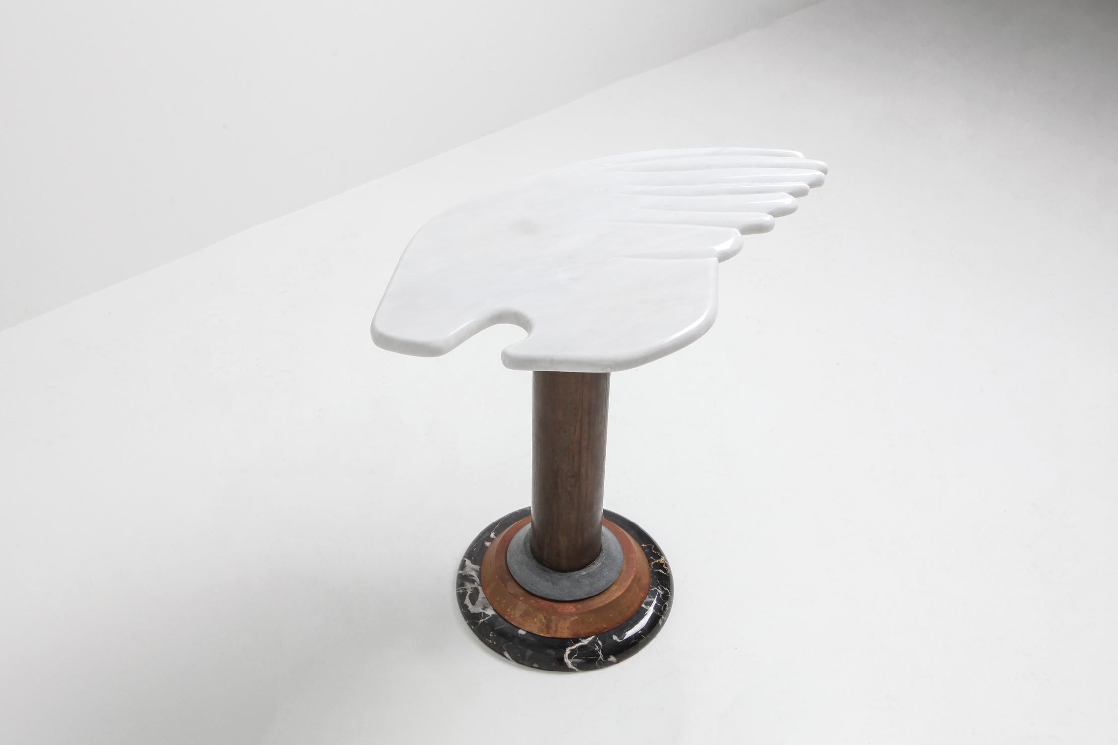 Marble Angel Wing Side Table In Good Condition In Antwerp, BE