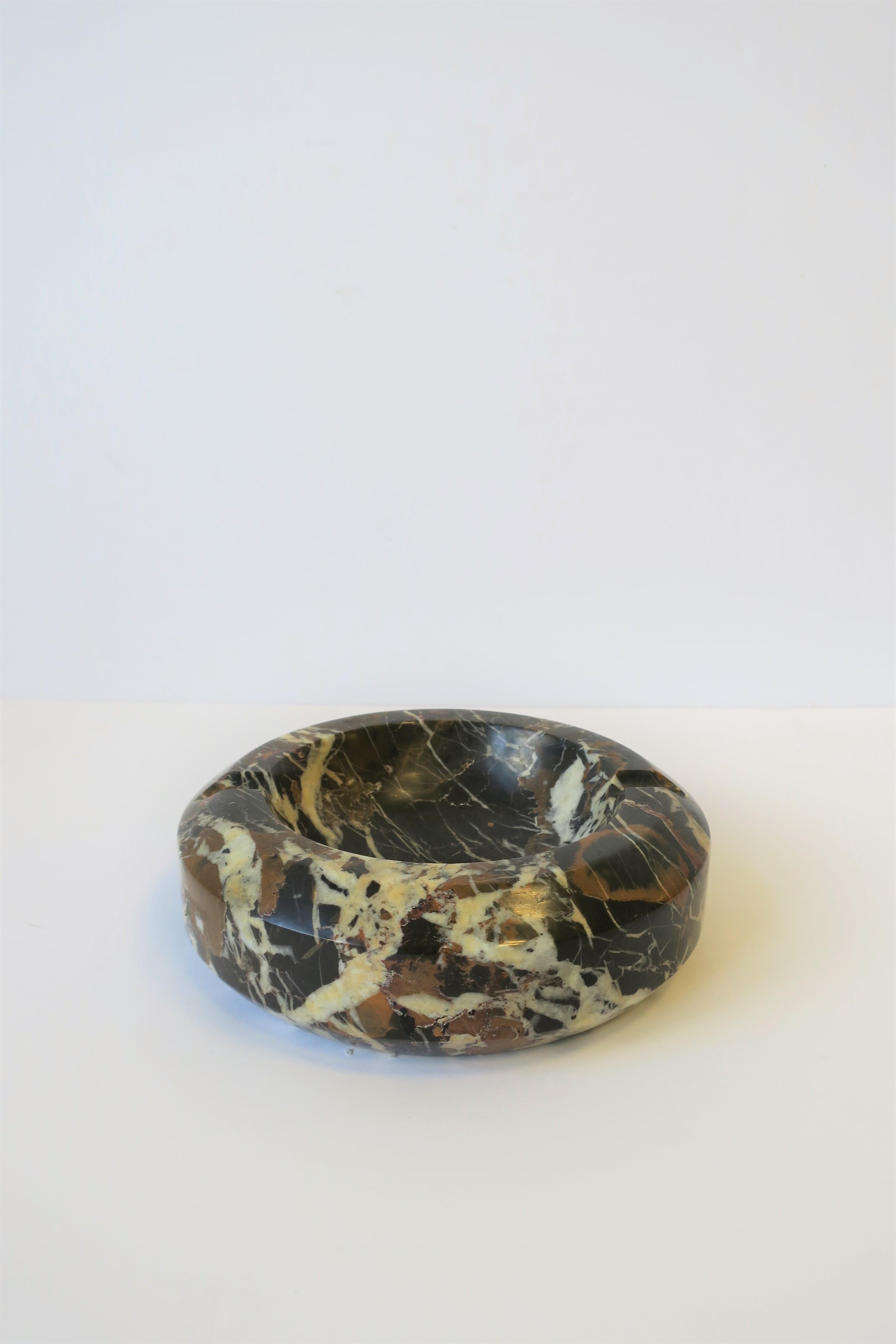 Marble Ashtray Vessel In Good Condition In New York, NY