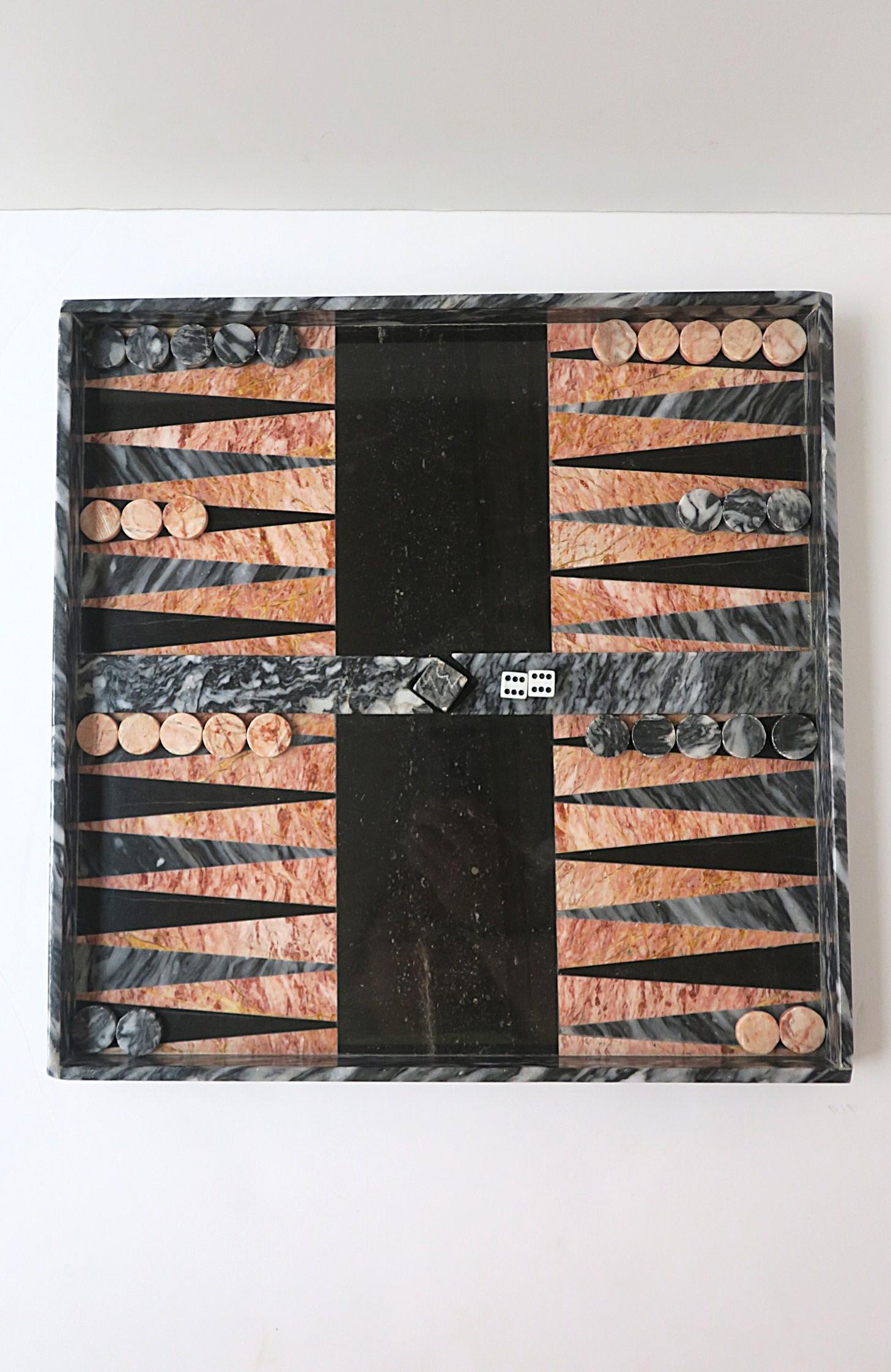 Marbre Backgammon Dames Jeu d'échecs Jeu de société Bon état - En vente à New York, NY
