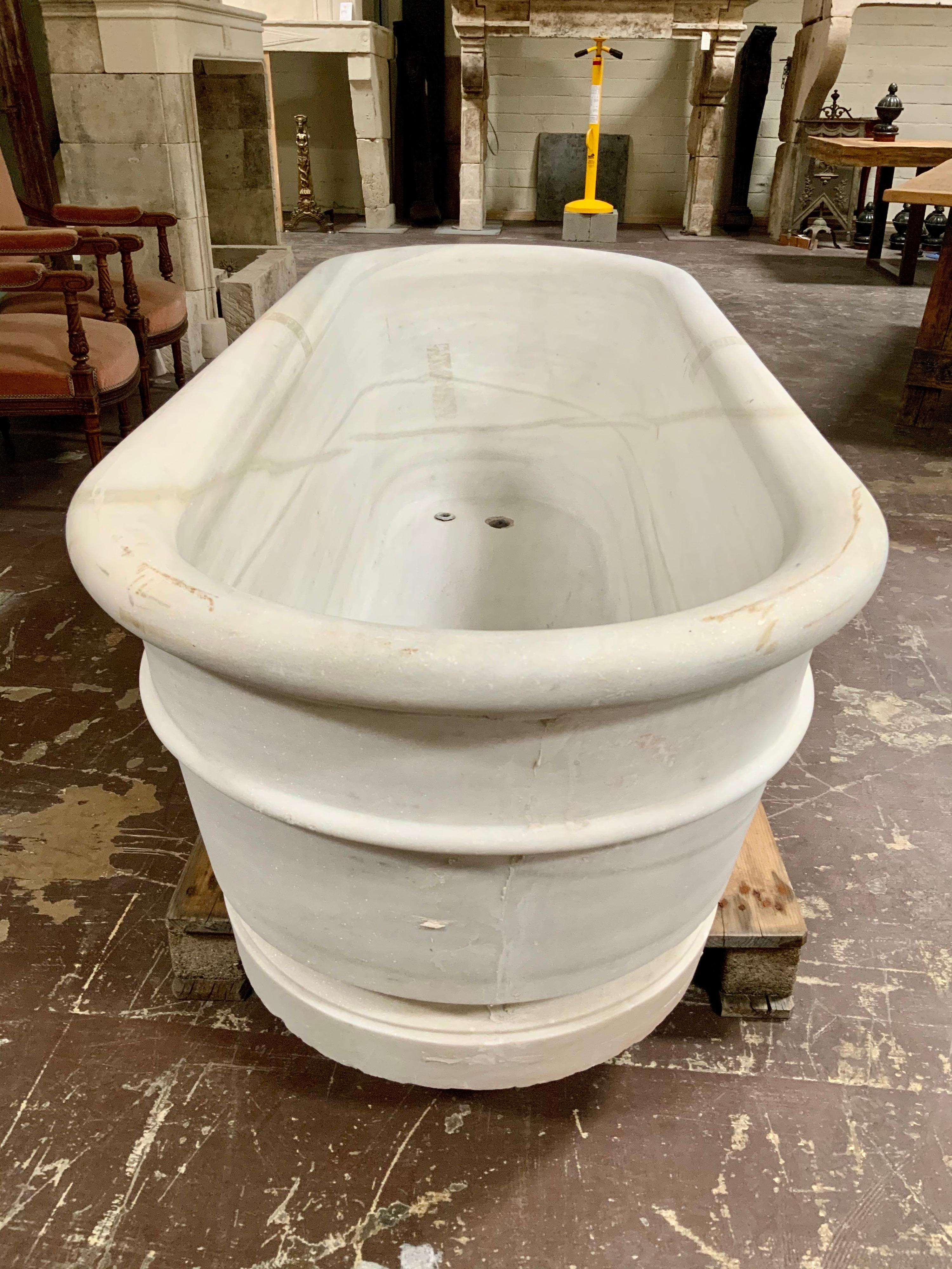 Early 20th Century Marble Baignoire from Italy 1