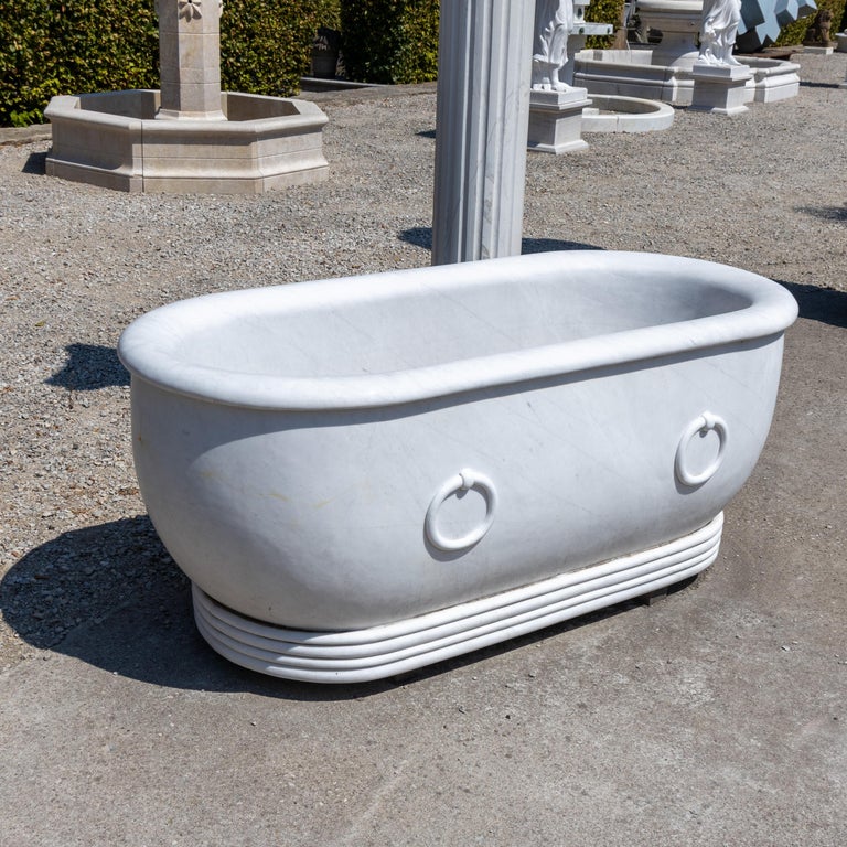 Marble Bathtub, 21st Century In Good Condition For Sale In Greding, DE