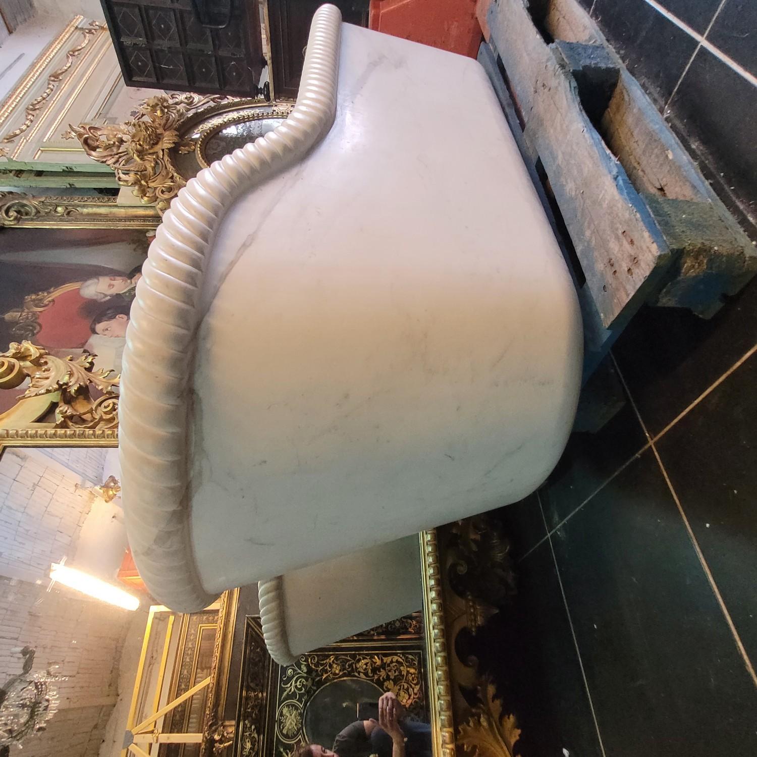 Marble Bathtub, Early/mid 19th Century For Sale 5
