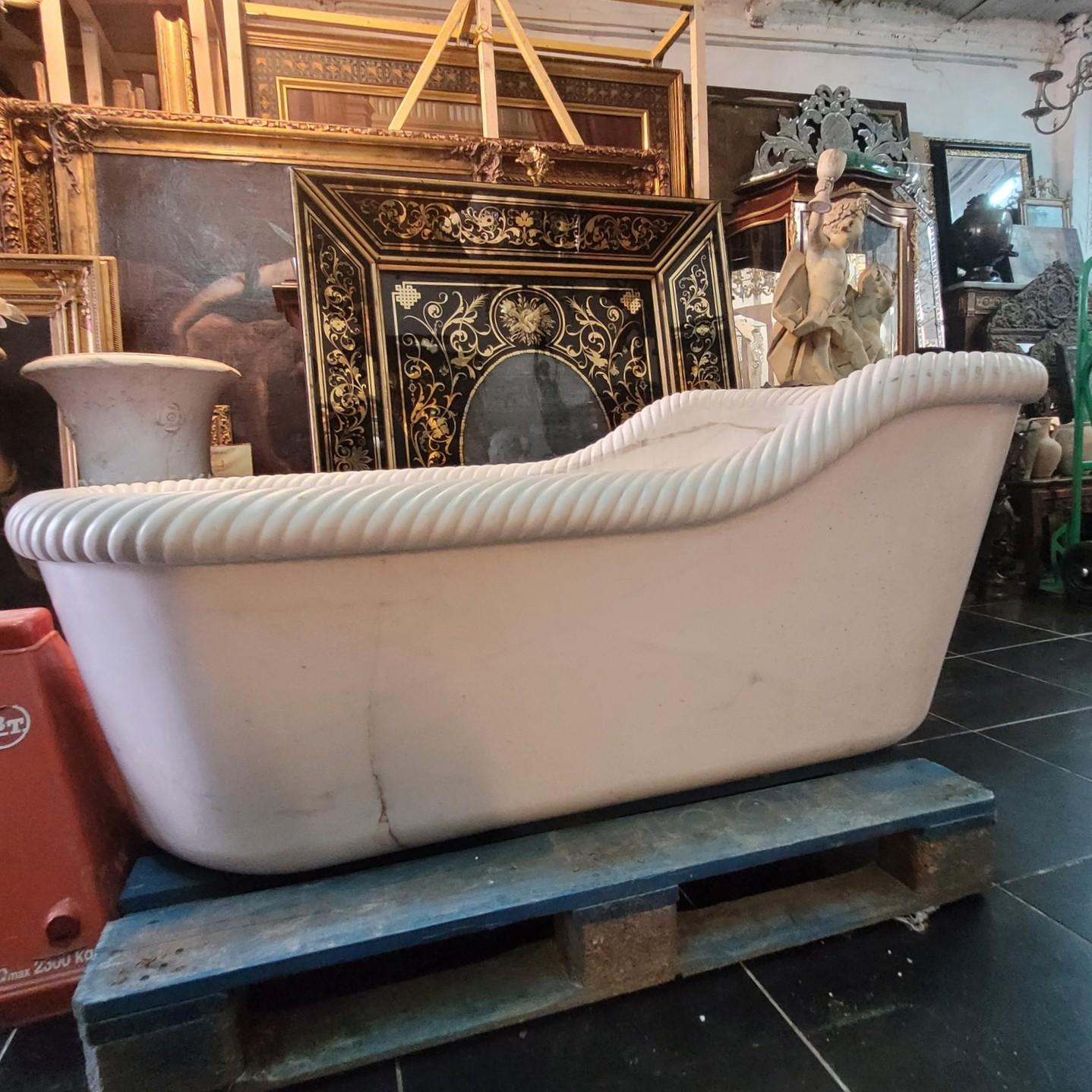 Marble Bathtub, Early/mid 19th Century For Sale 8