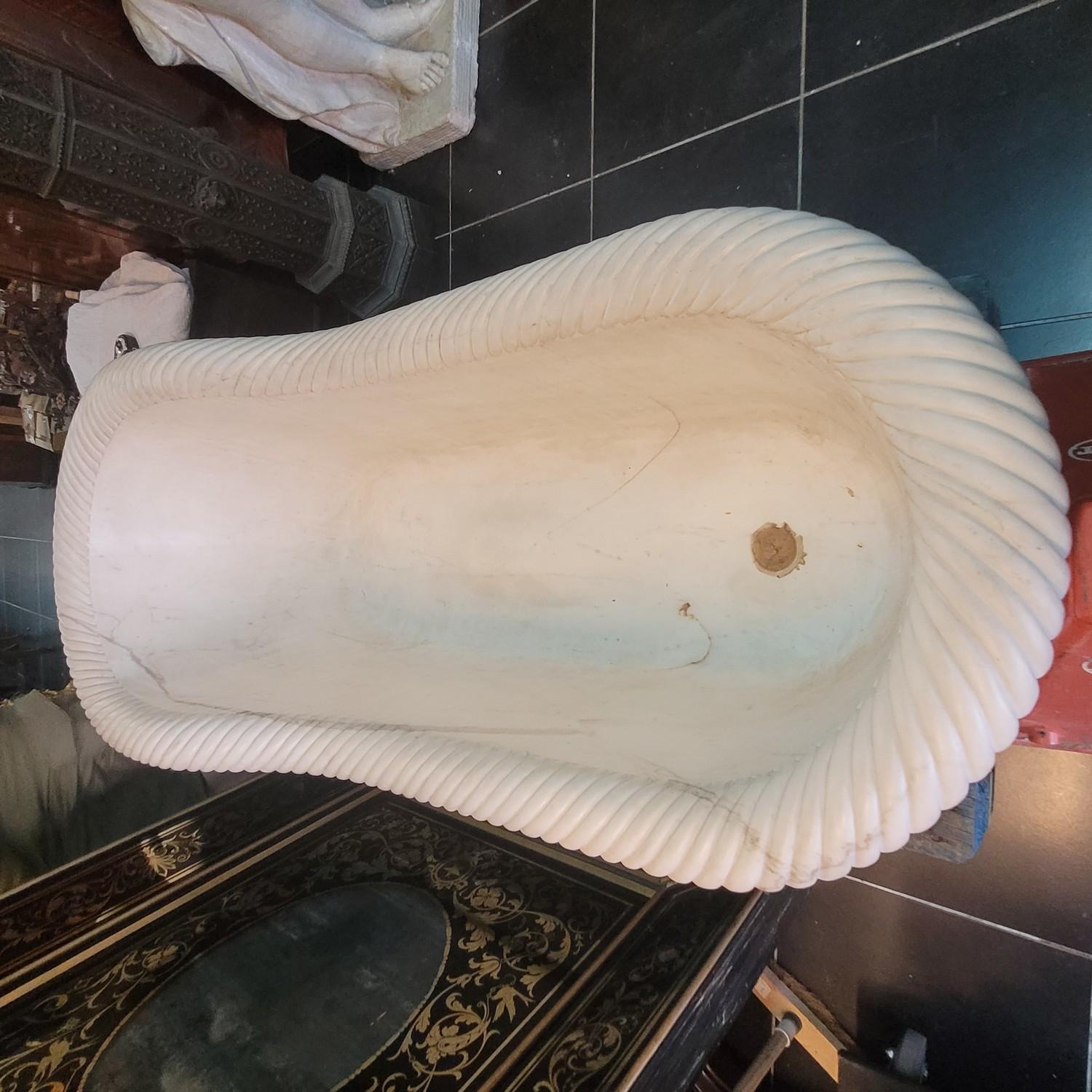 Marble Bathtub, Early/mid 19th Century For Sale 12