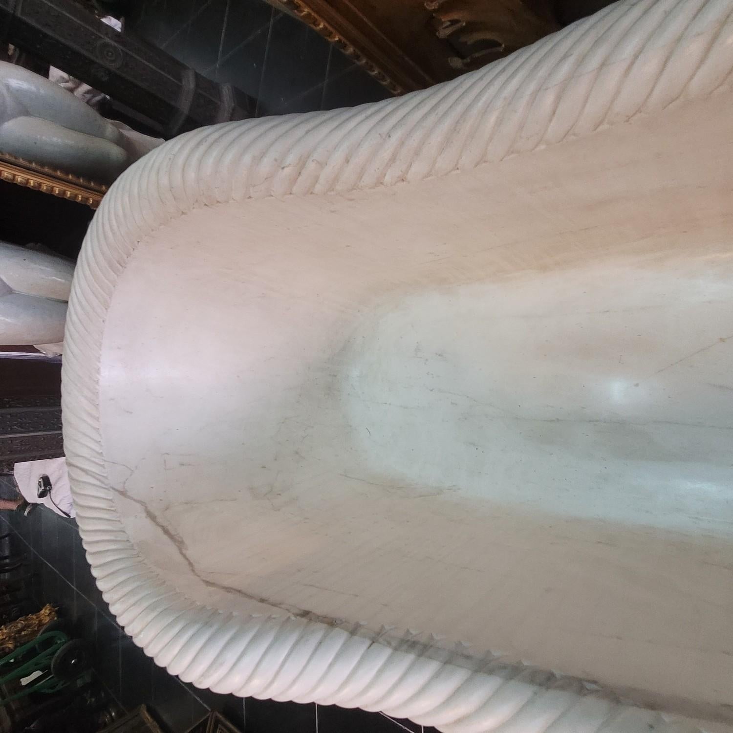 Marble Bathtub, Early/mid 19th Century For Sale 4
