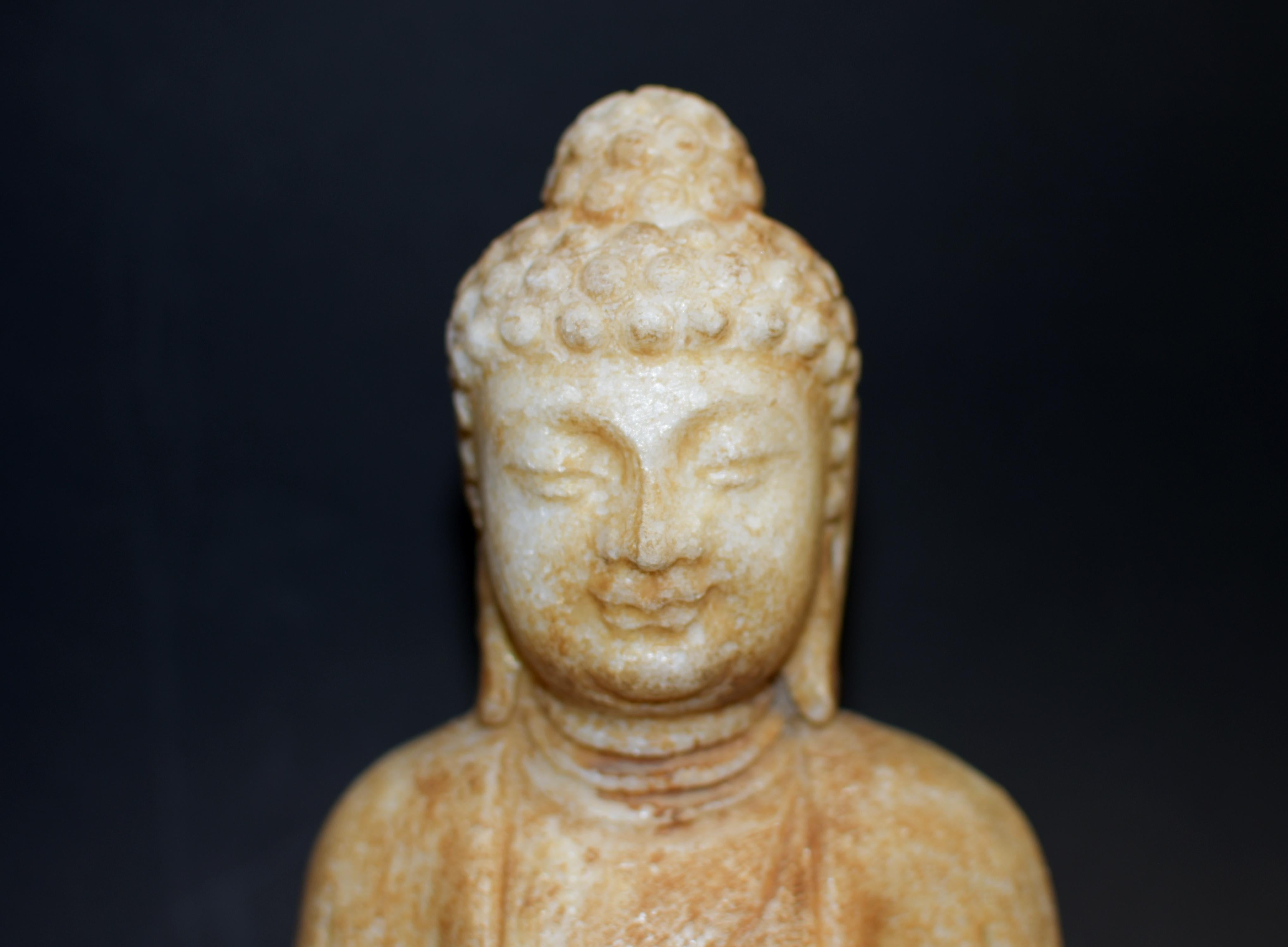 Marble Buddha Statue 13 lb In Good Condition In Somis, CA