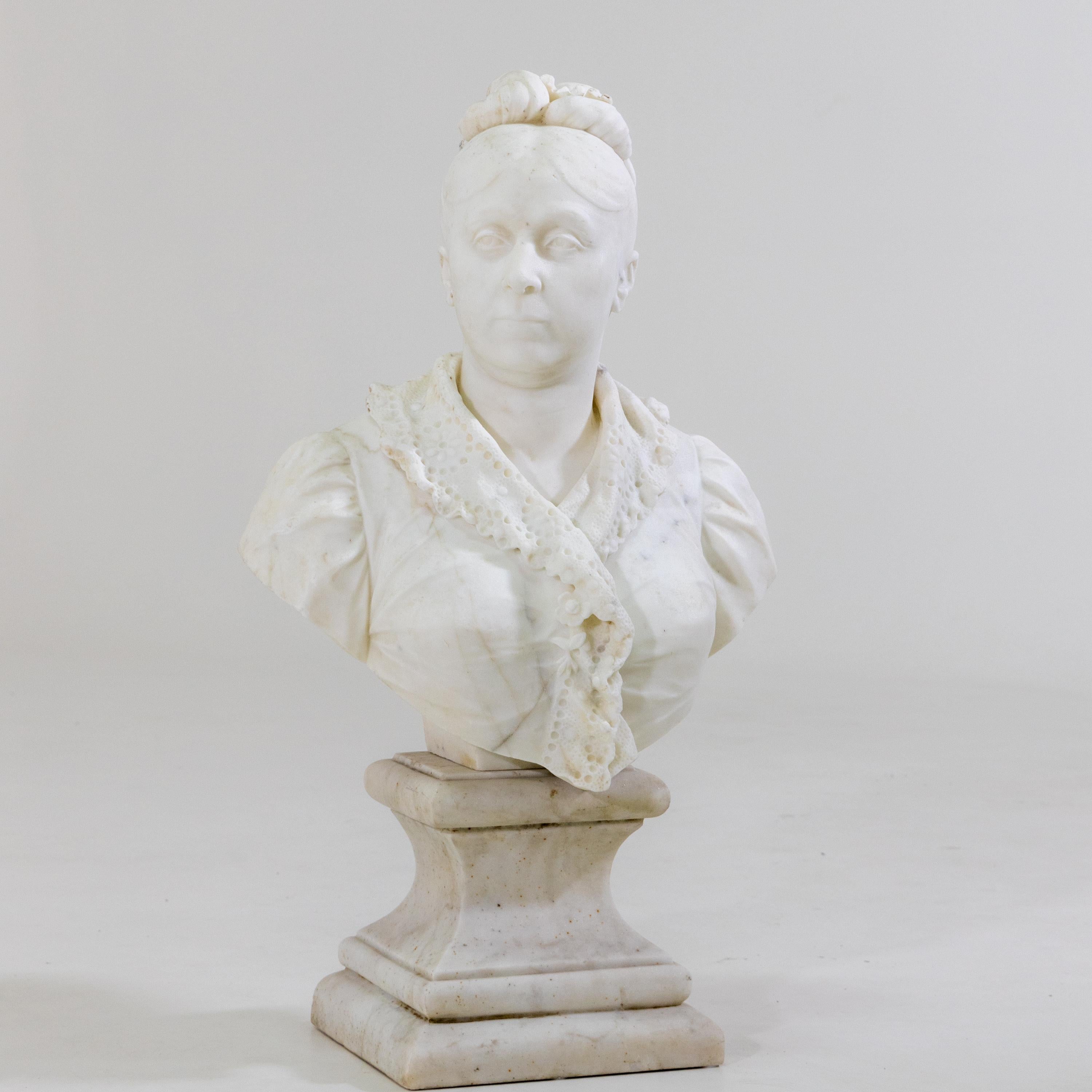 Marmorbüste einer Dame, Italien, 19. Jahrhundert (Italienisch) im Angebot