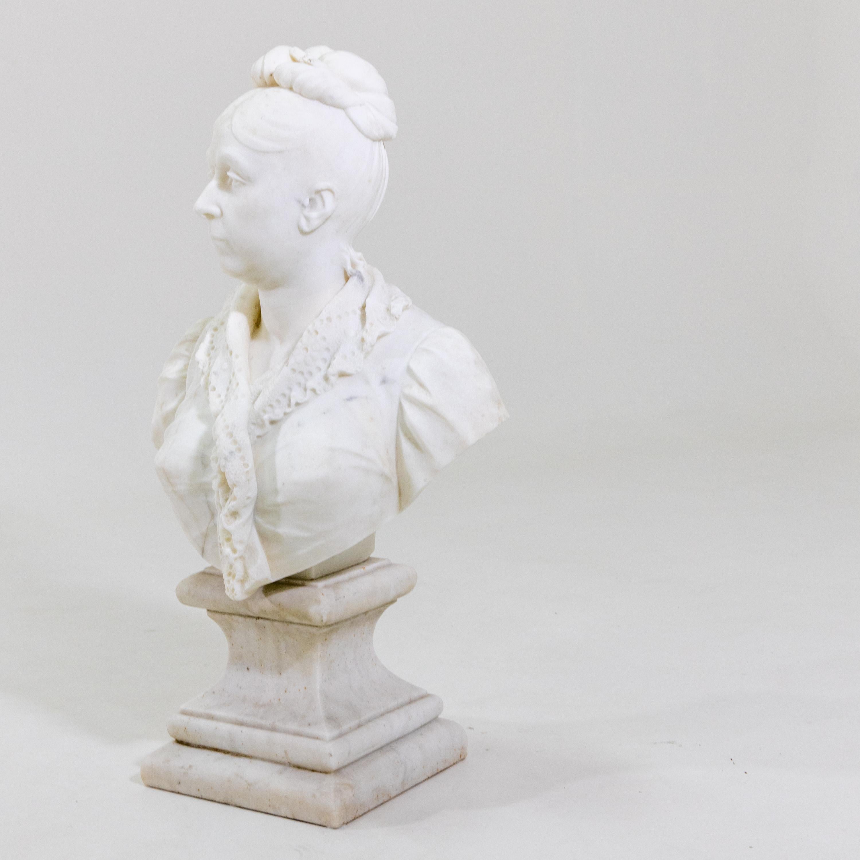 Marble Bust of a Lady, Italy 19th Century For Sale 3